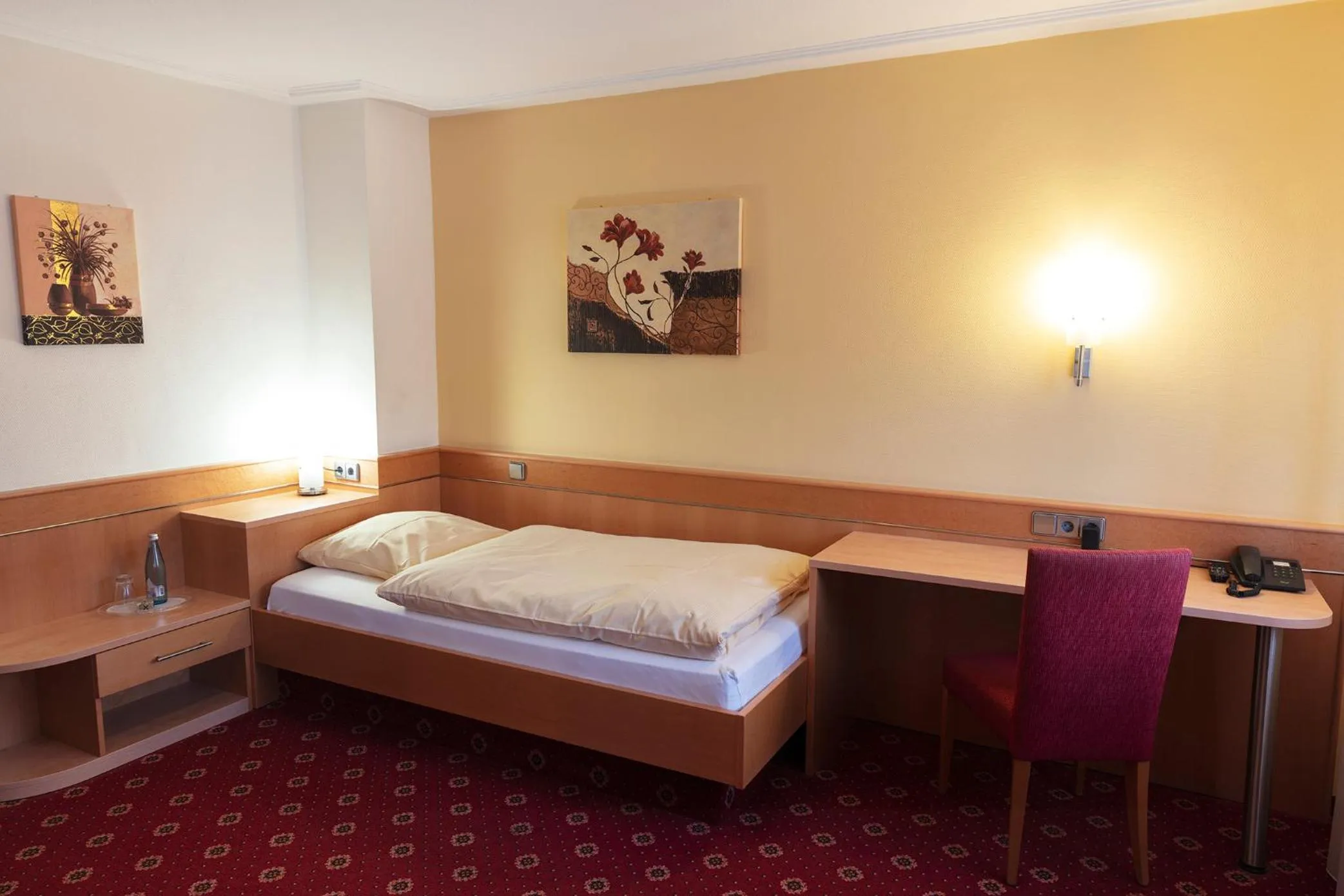 Bed in Hotel Restaurant Zum Hirschen