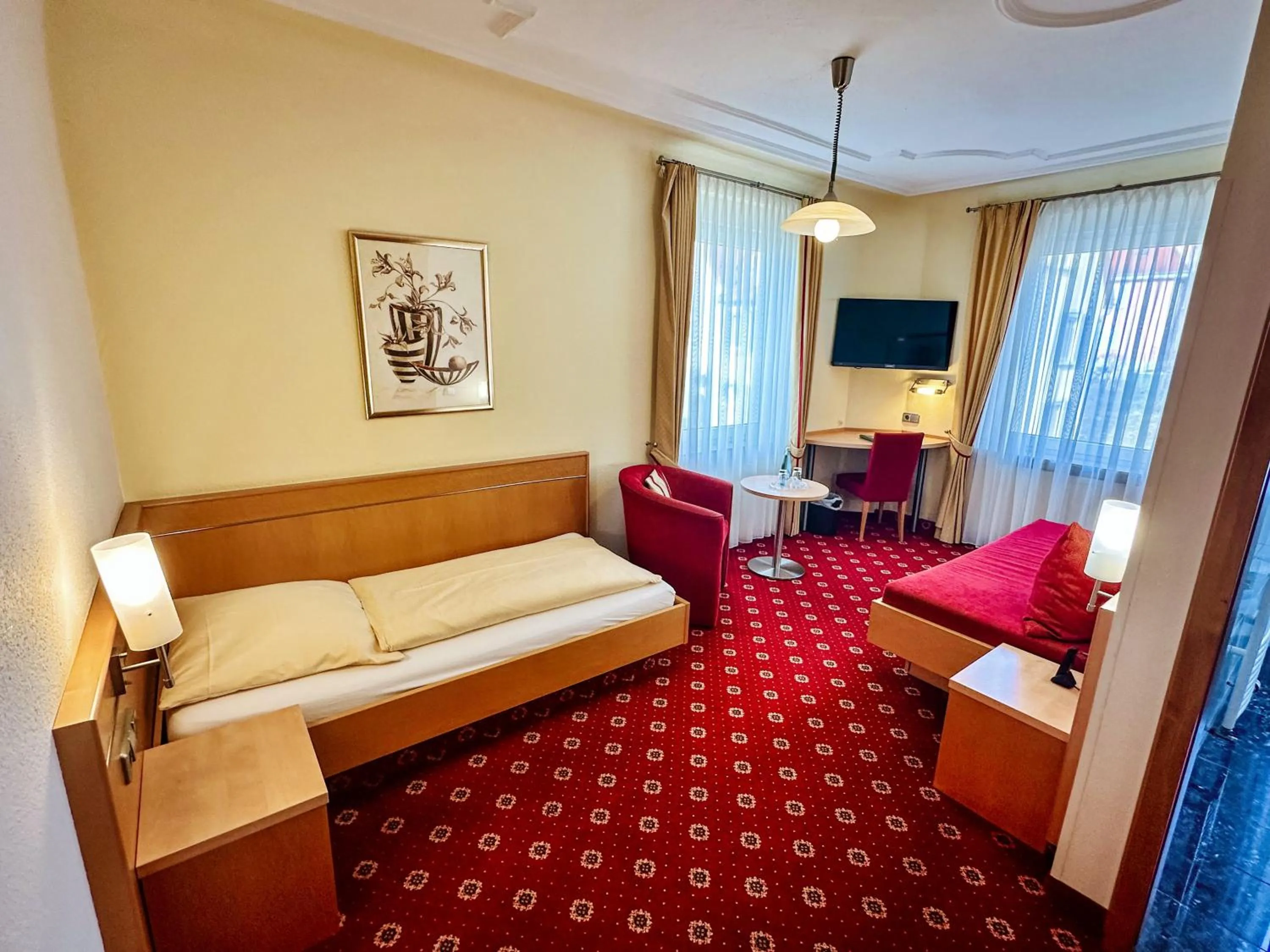 Photo of the whole room, Bed in Hotel Restaurant Zum Hirschen