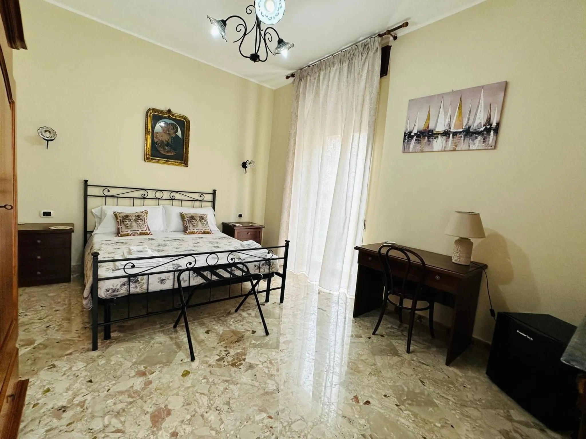 Bed in B&B - Piazza Grande