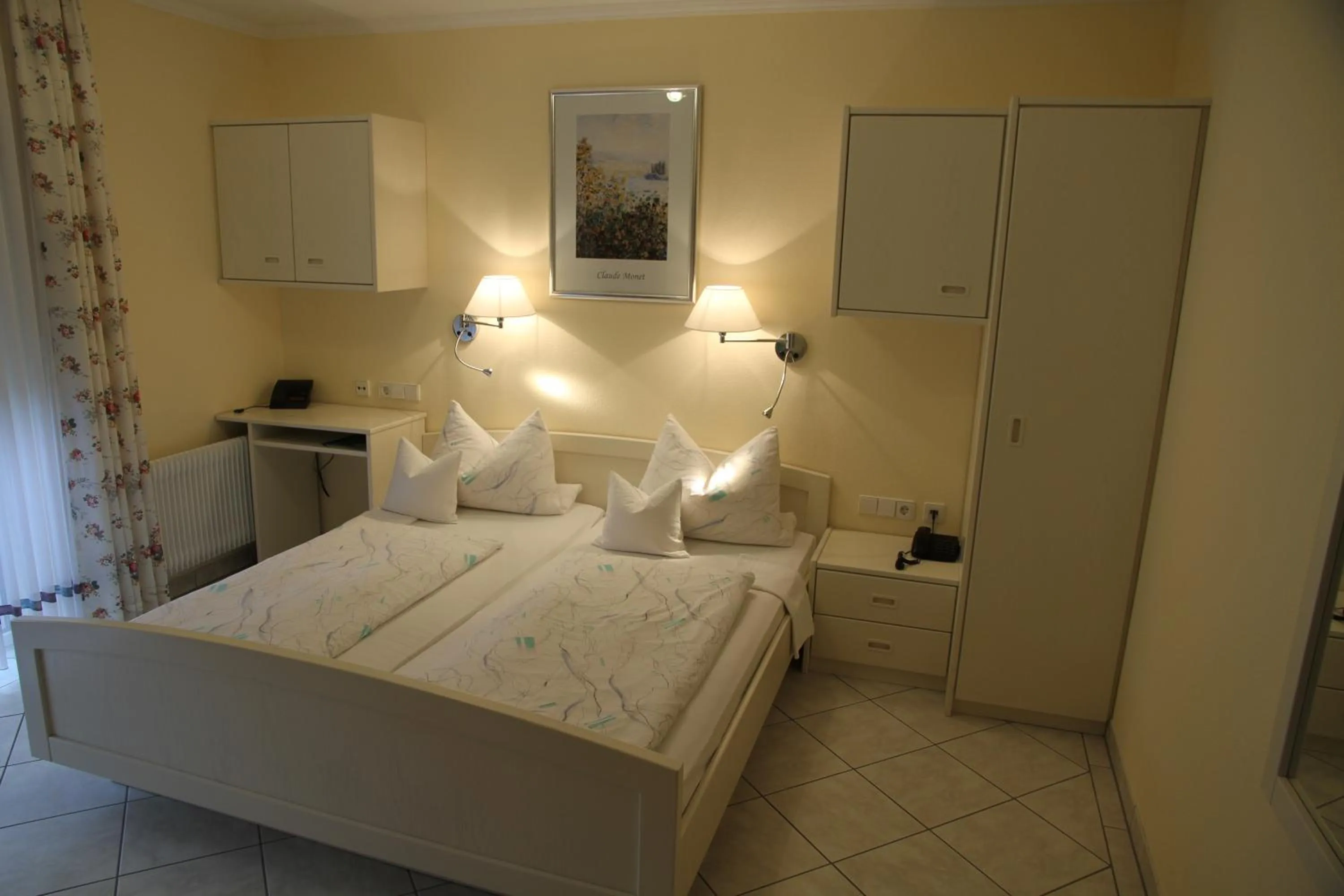 Photo of the whole room, Bed in Hotel Anika