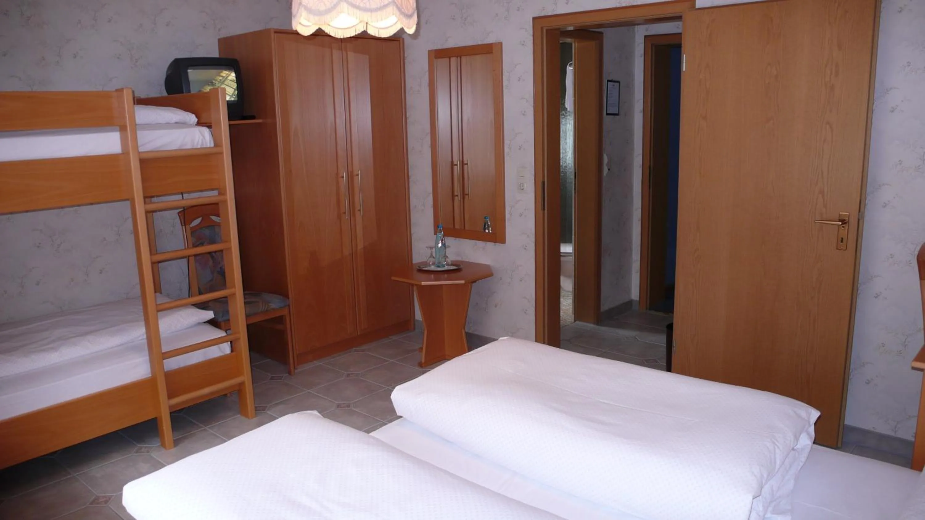 Photo of the whole room, Bed in Hotel Anika