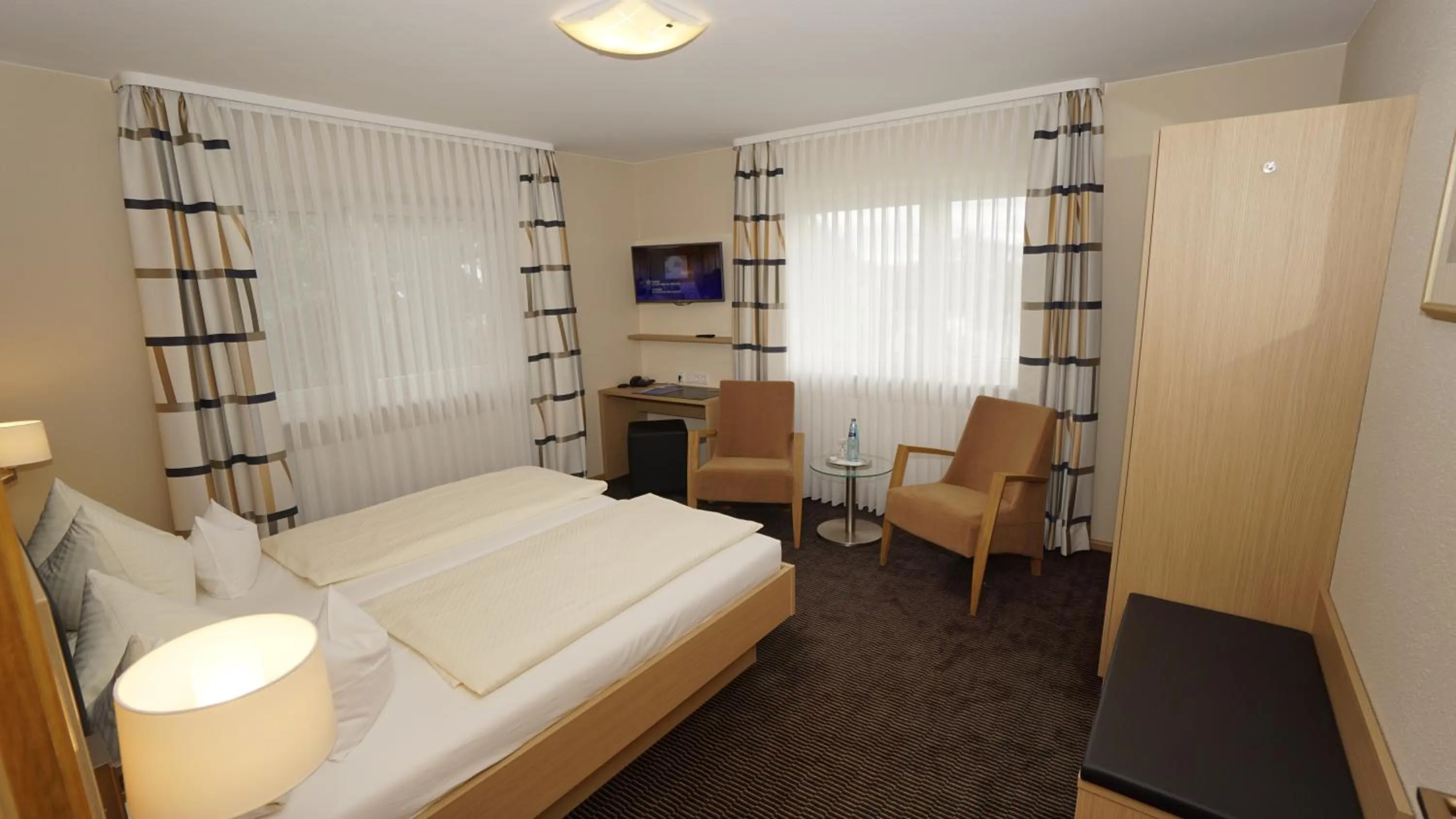 Photo of the whole room, Bed in Hotel Anika