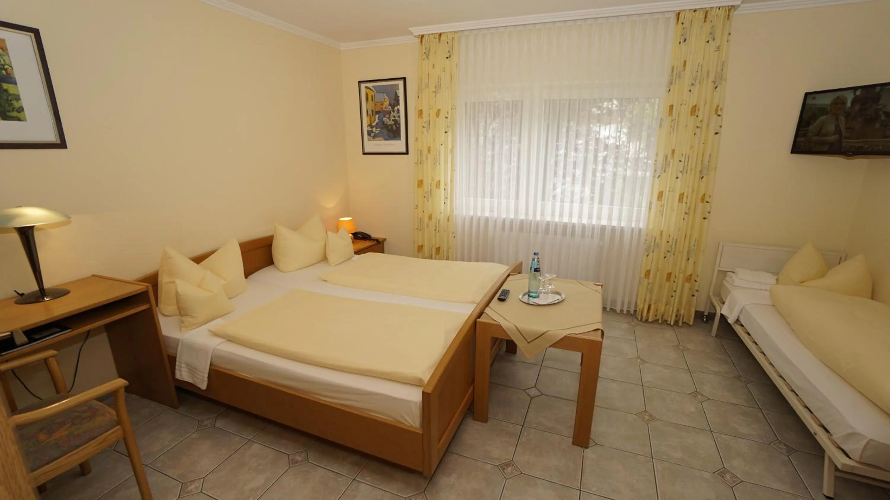 Photo of the whole room, Bed in Hotel Anika