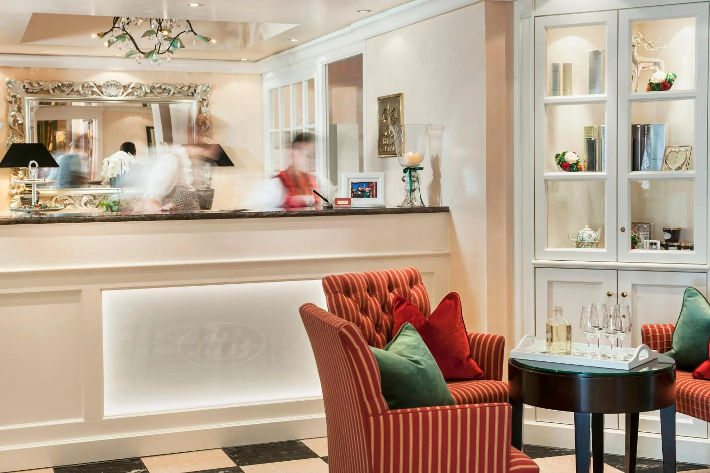 Lobby or reception in Relais & Châteaux Hotel Schwarzmatt