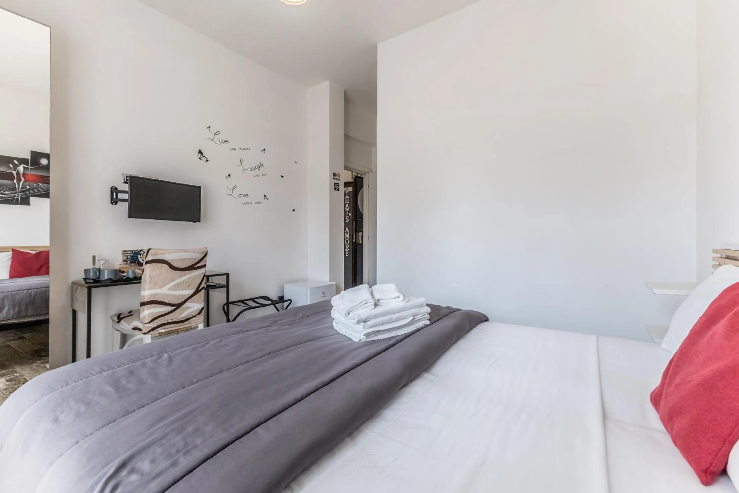 Bed in THAT'S AMORE FIUMICINO Airport