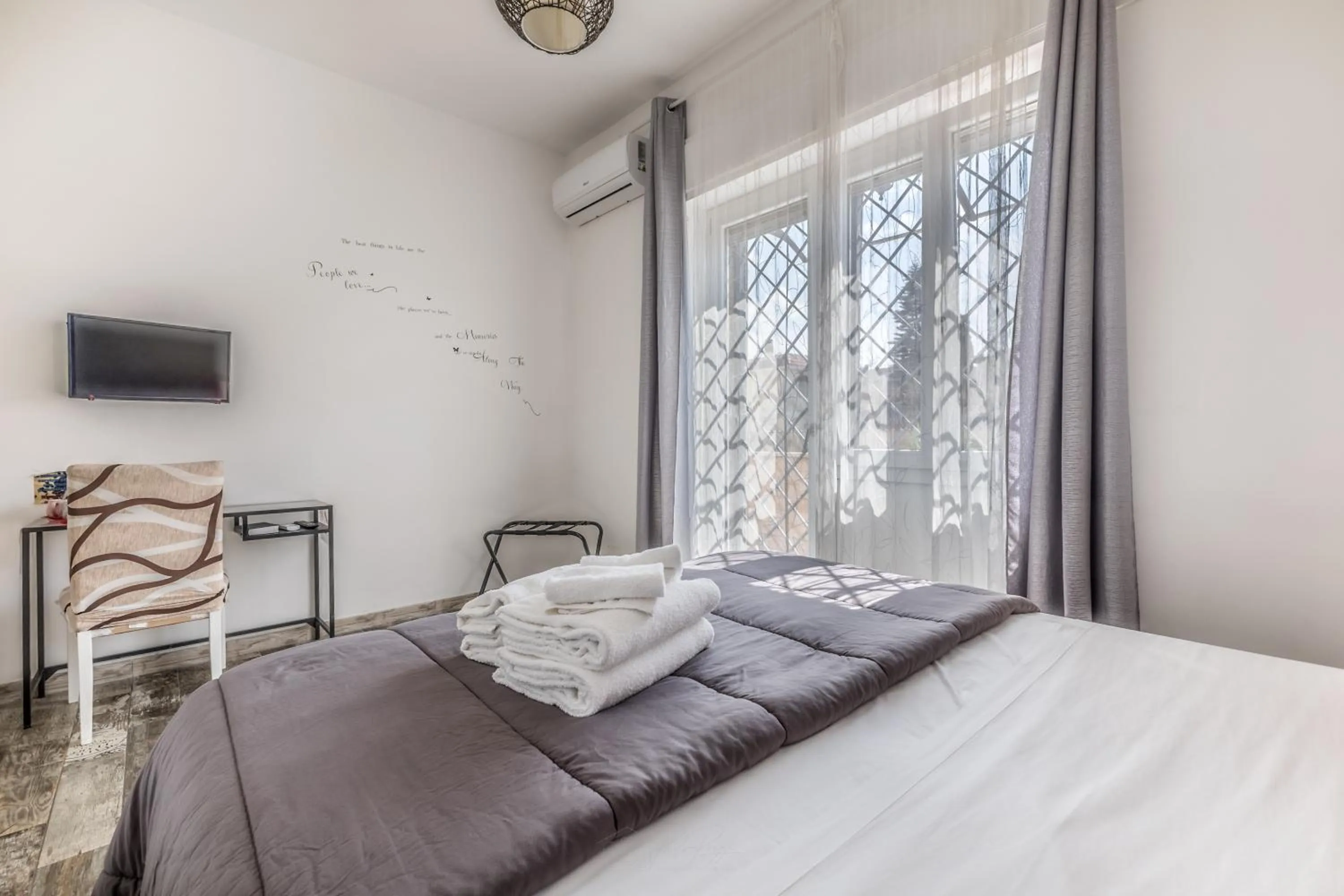 Bed in THAT'S AMORE FIUMICINO Airport