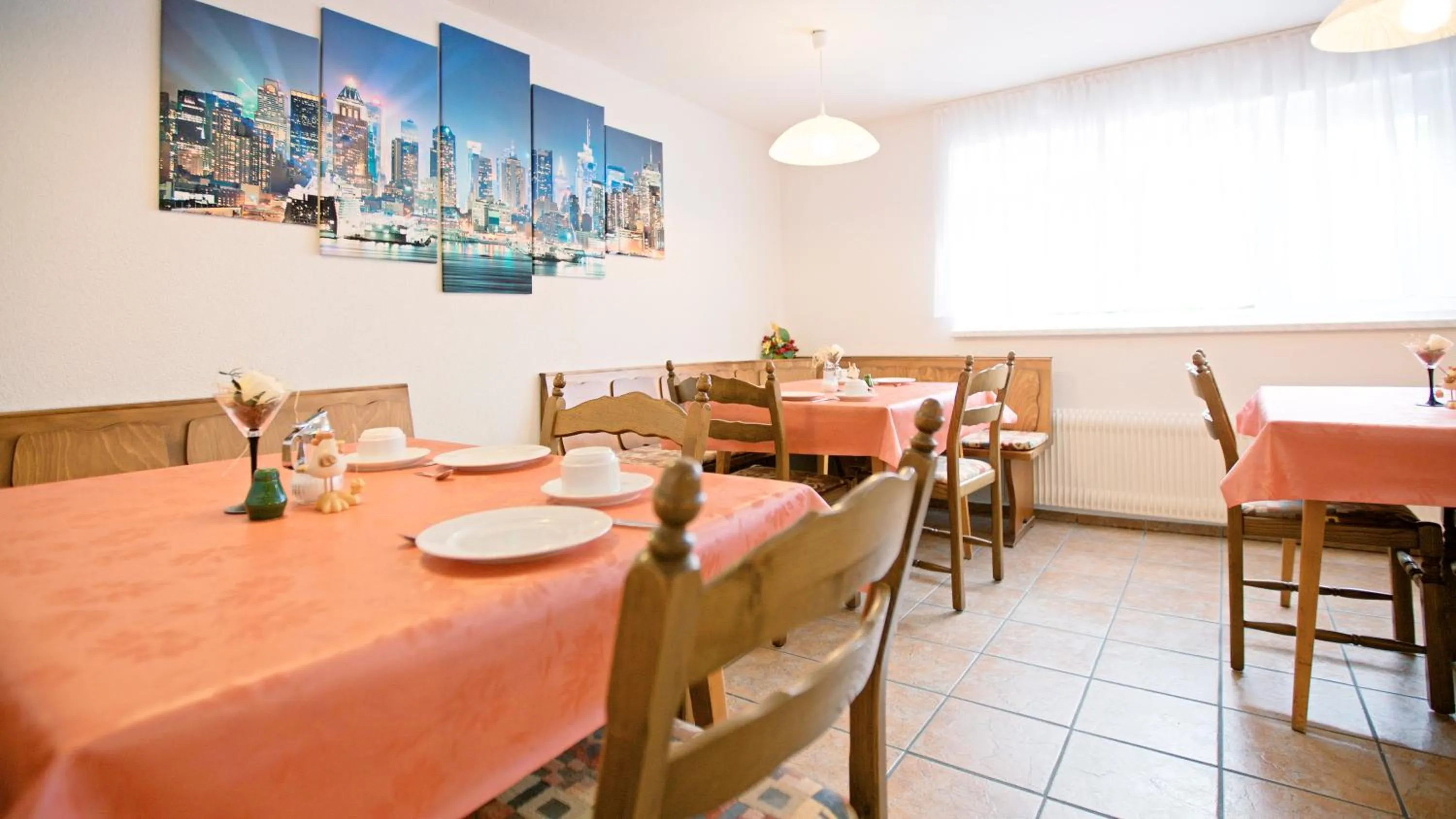 Dining area in Hotel Victoria