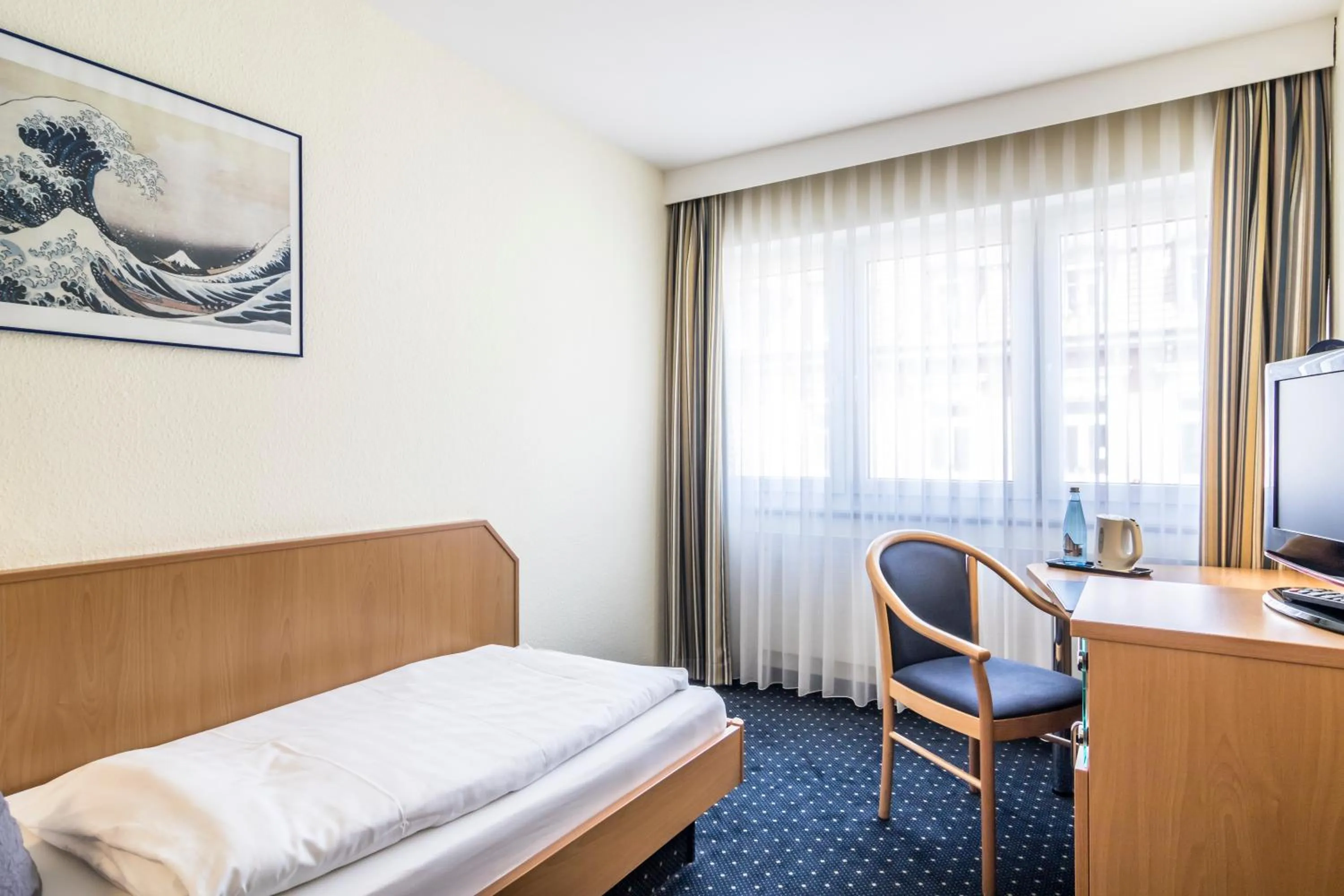 Day, Bed in Hotel Garni Oberrhein