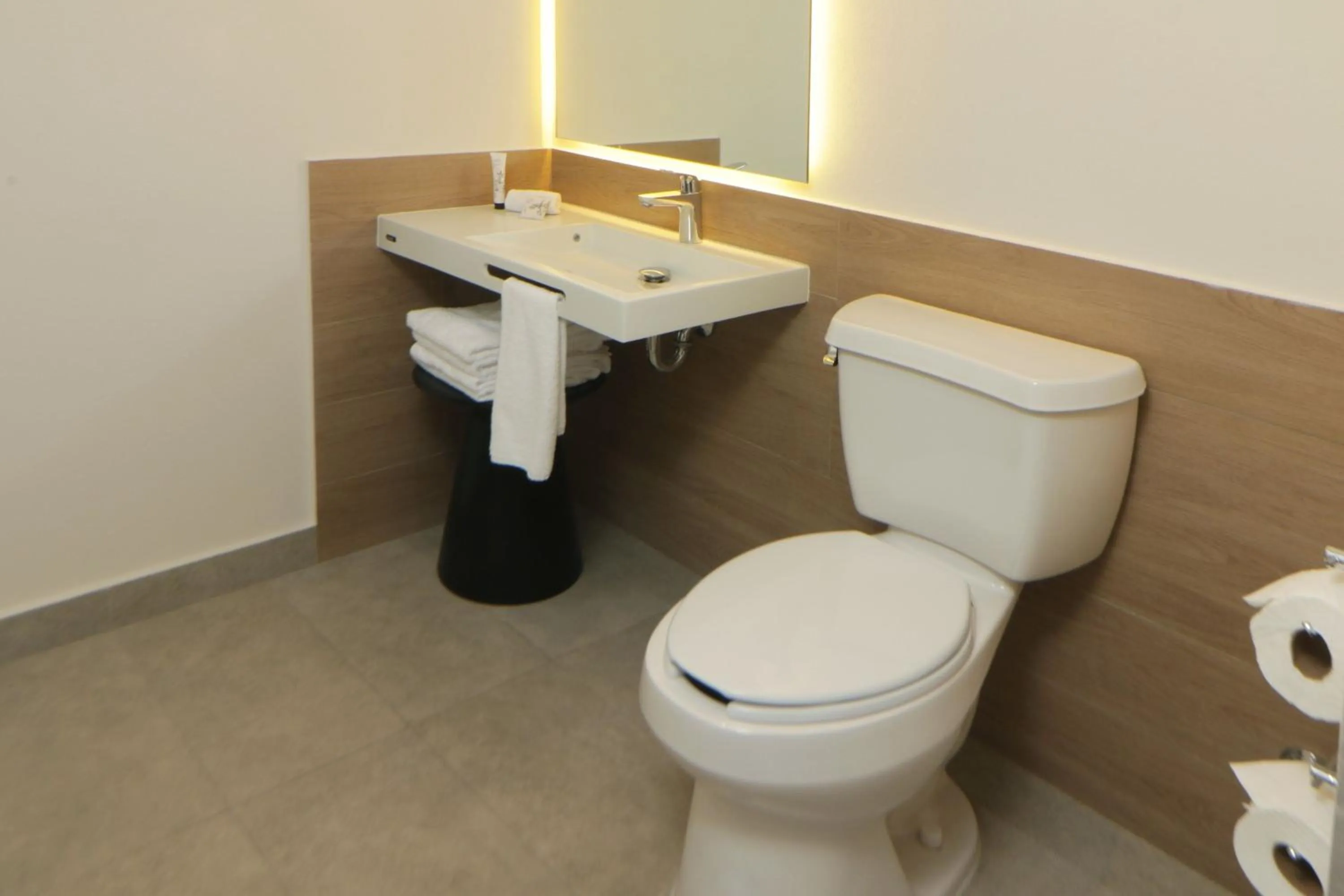 Bathroom in City Express Plus by Marriott Guadalajara Providencia