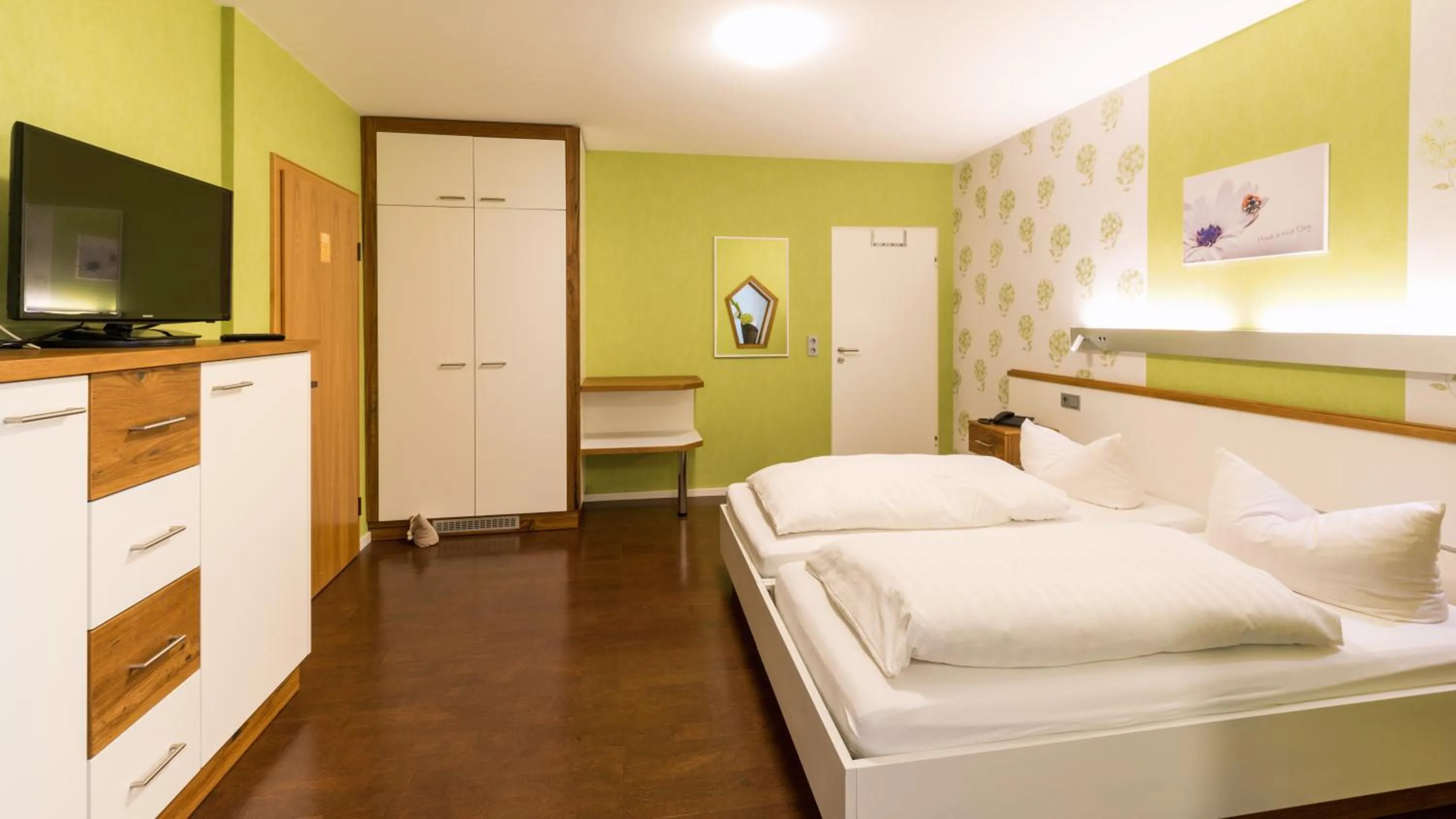 Bed in Hotel Luisen Mühle