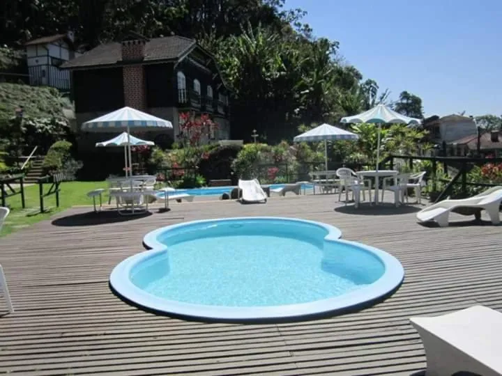 Swimming pool in Nova Pousada Chamonix