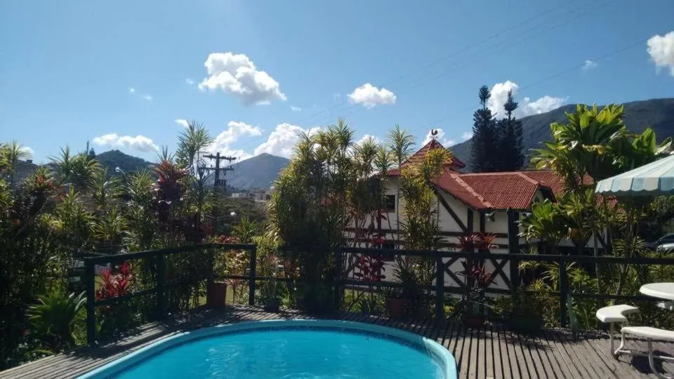 Swimming pool in Nova Pousada Chamonix