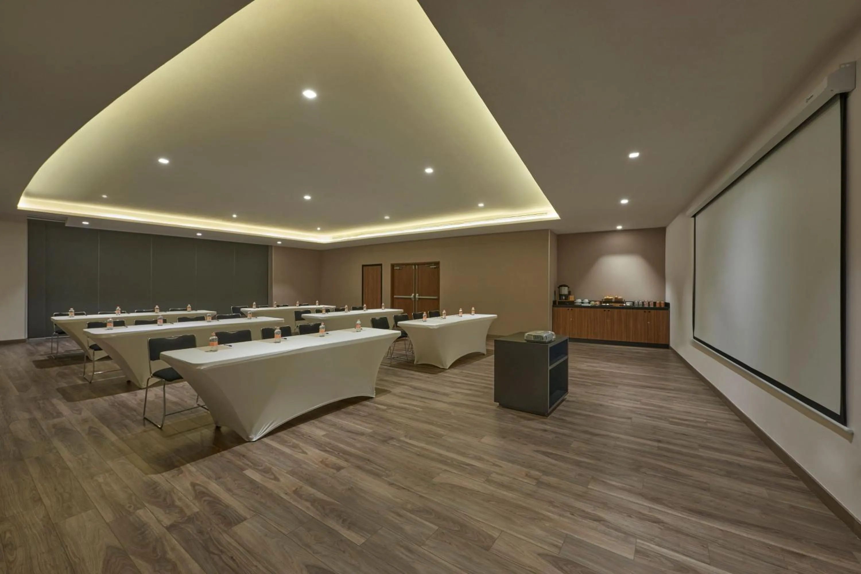 Meeting/conference room in City Express Plus by Marriott San Luis Potosi