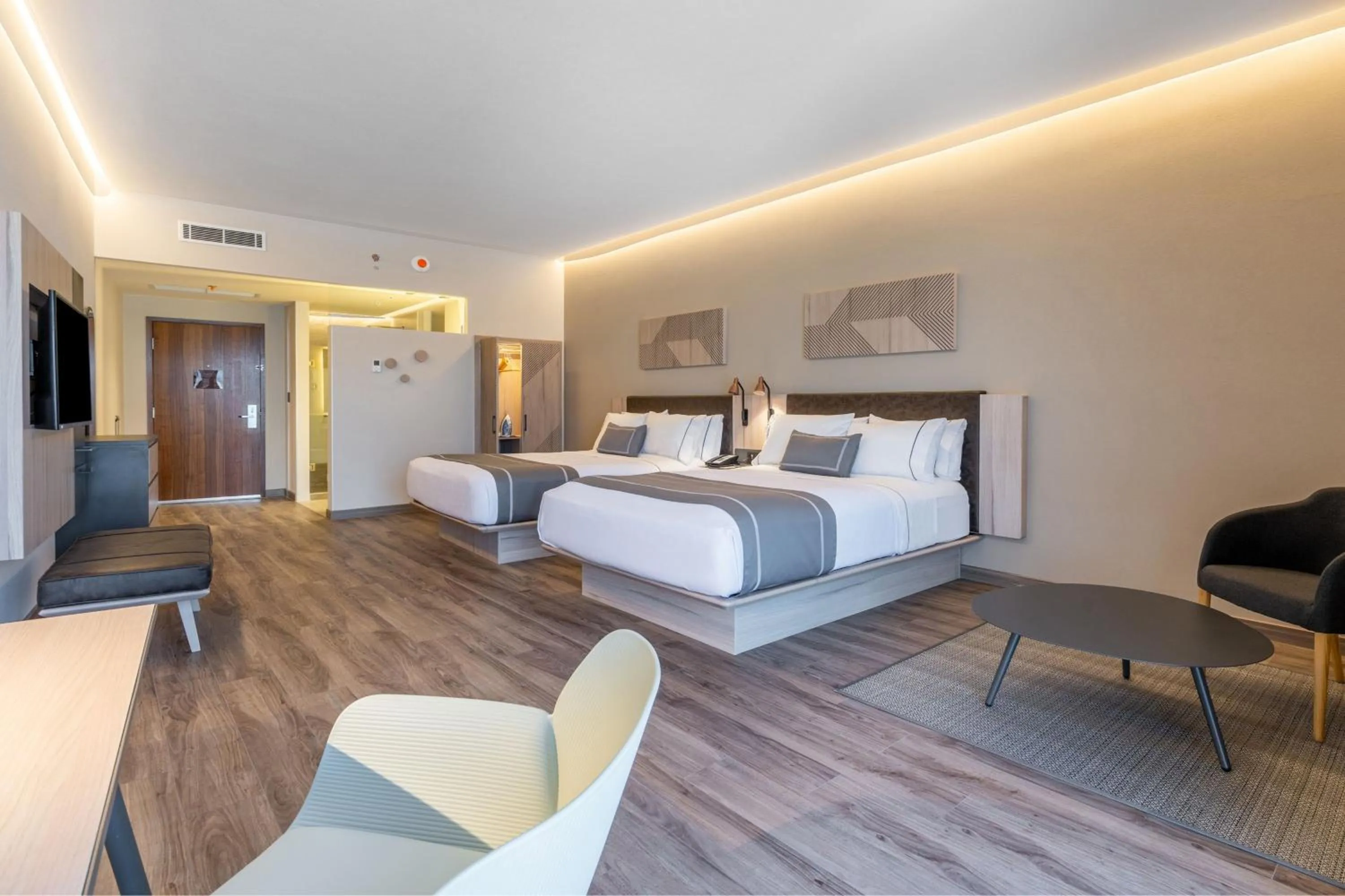 Photo of the whole room, Bed in City Express Plus by Marriott San Luis Potosi