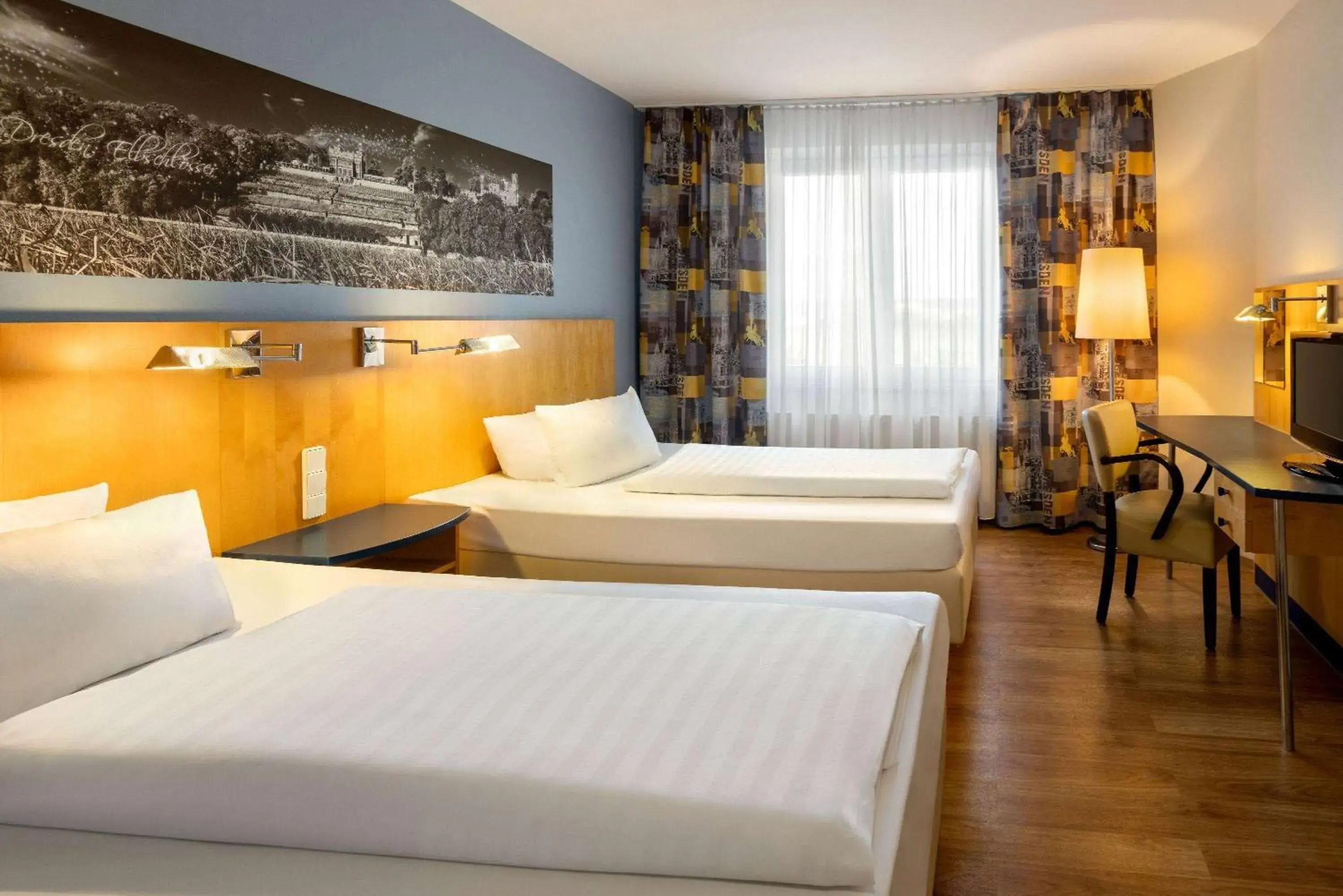 Photo of the whole room, Bed in Amedia Dresden Elbpromenade, Trademark Collection by Wyndham Photo of the whole room, Bed in Amedia Dresden Elbpromenade, Trademark Collection by Wyndham