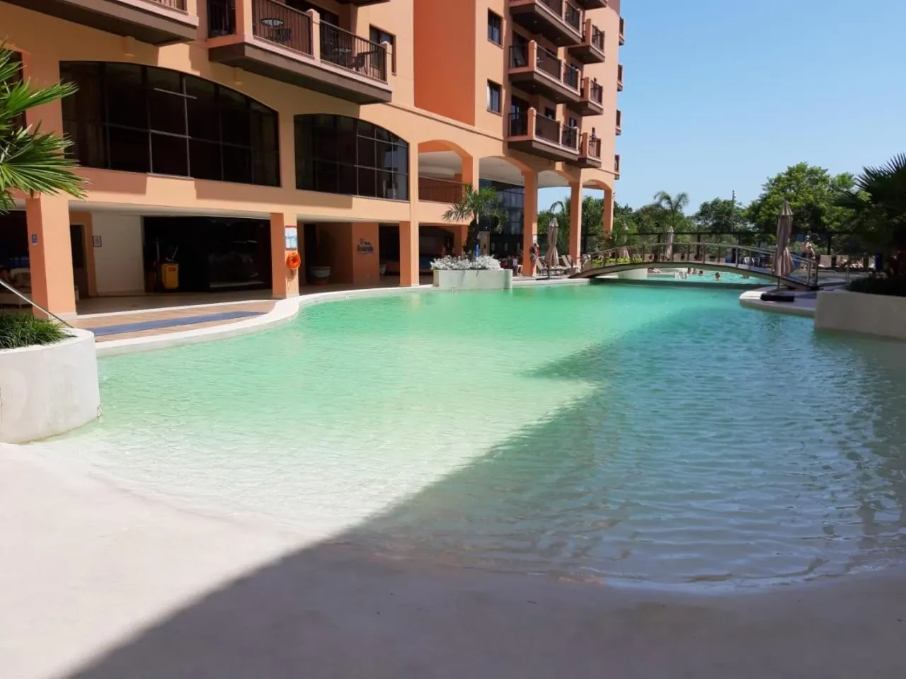 Swimming pool in Jurerê Beach Village - Studio Lateral Luxo
