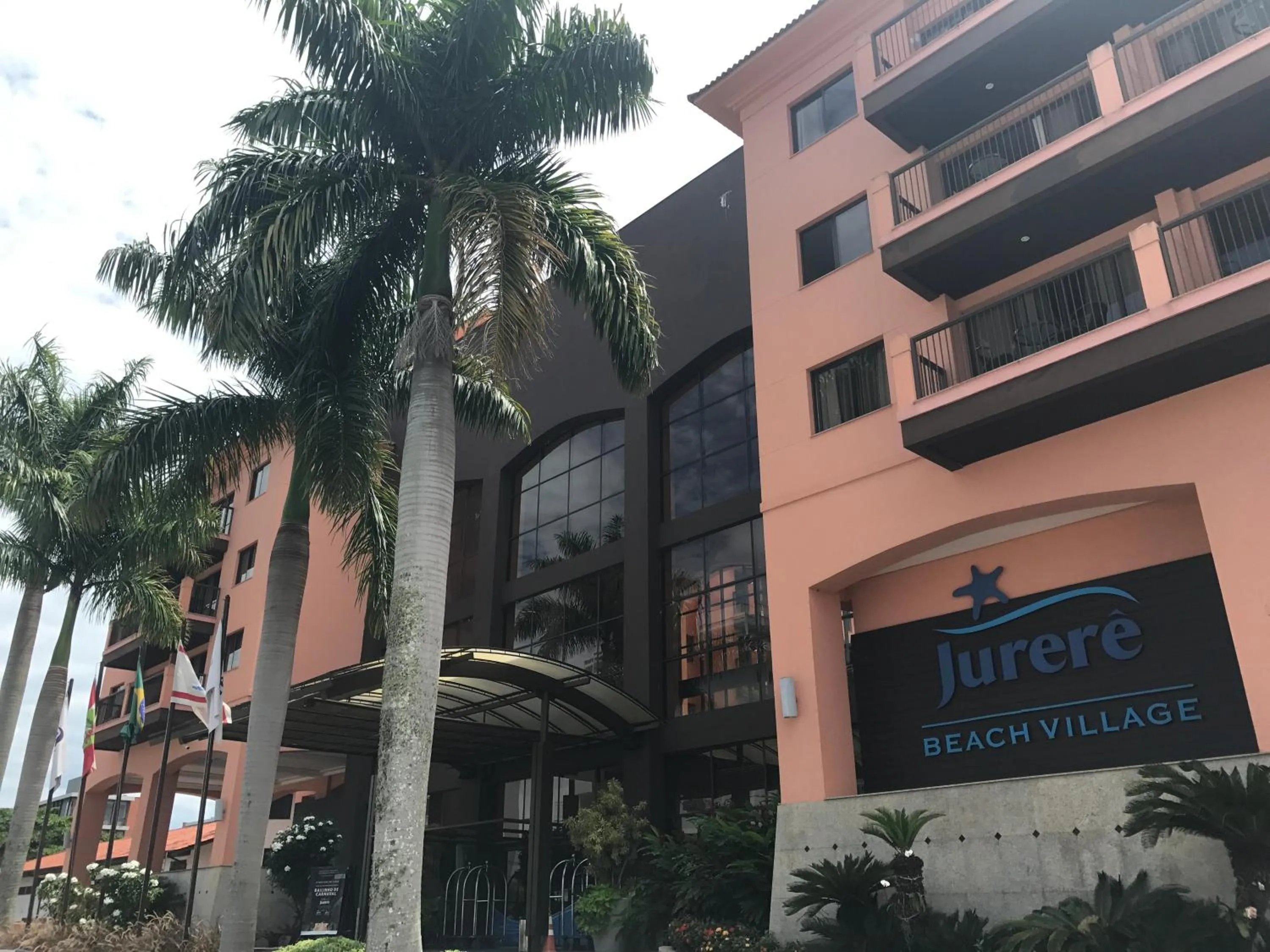 Facade/entrance in Jurerê Beach Village - Studio Lateral Luxo