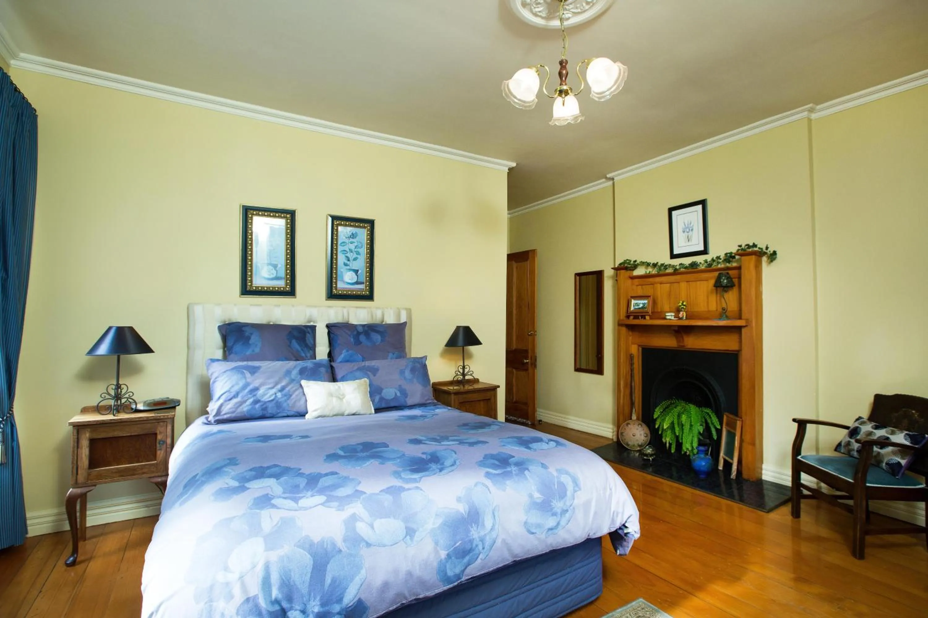 Deluxe Queen Suite - single occupancy in Tairoa Lodge