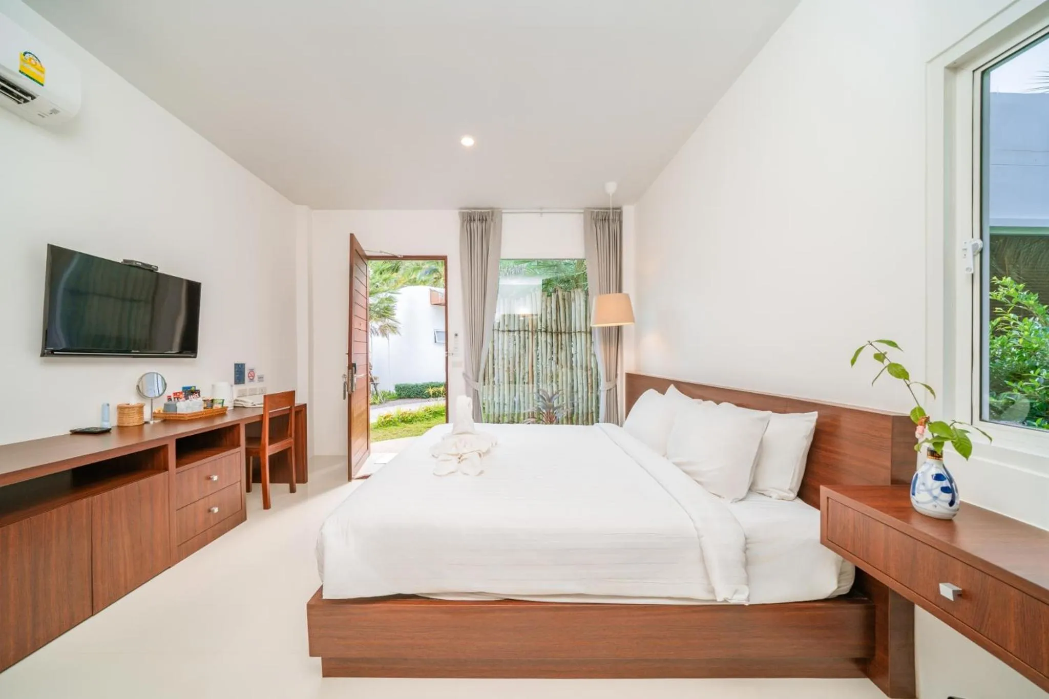 Bedroom, Bed in Resto Sea Resort - Baan Krut