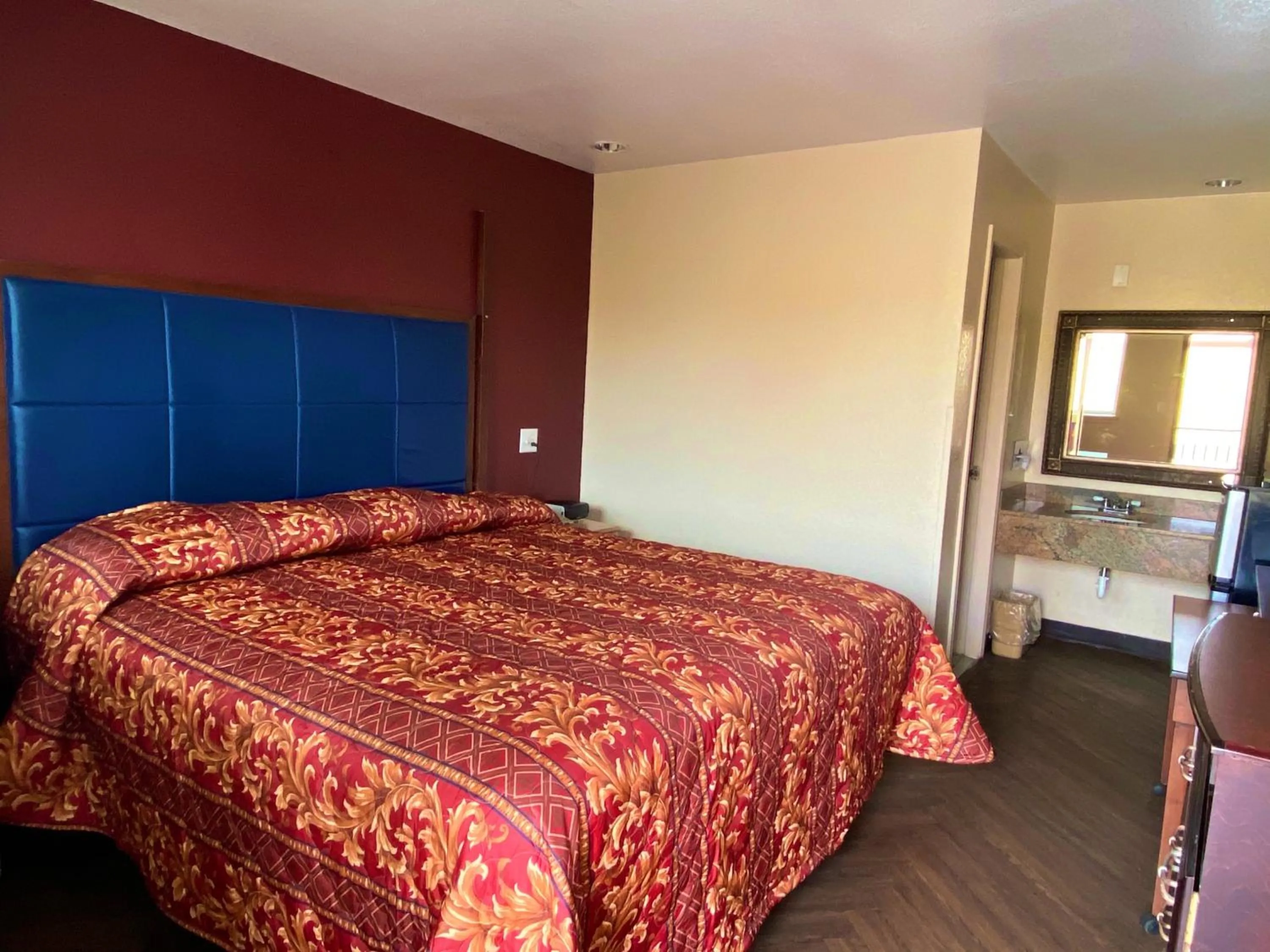 Standard King Room (Smoking)  in Economy Lodge by Hotel O Texas City