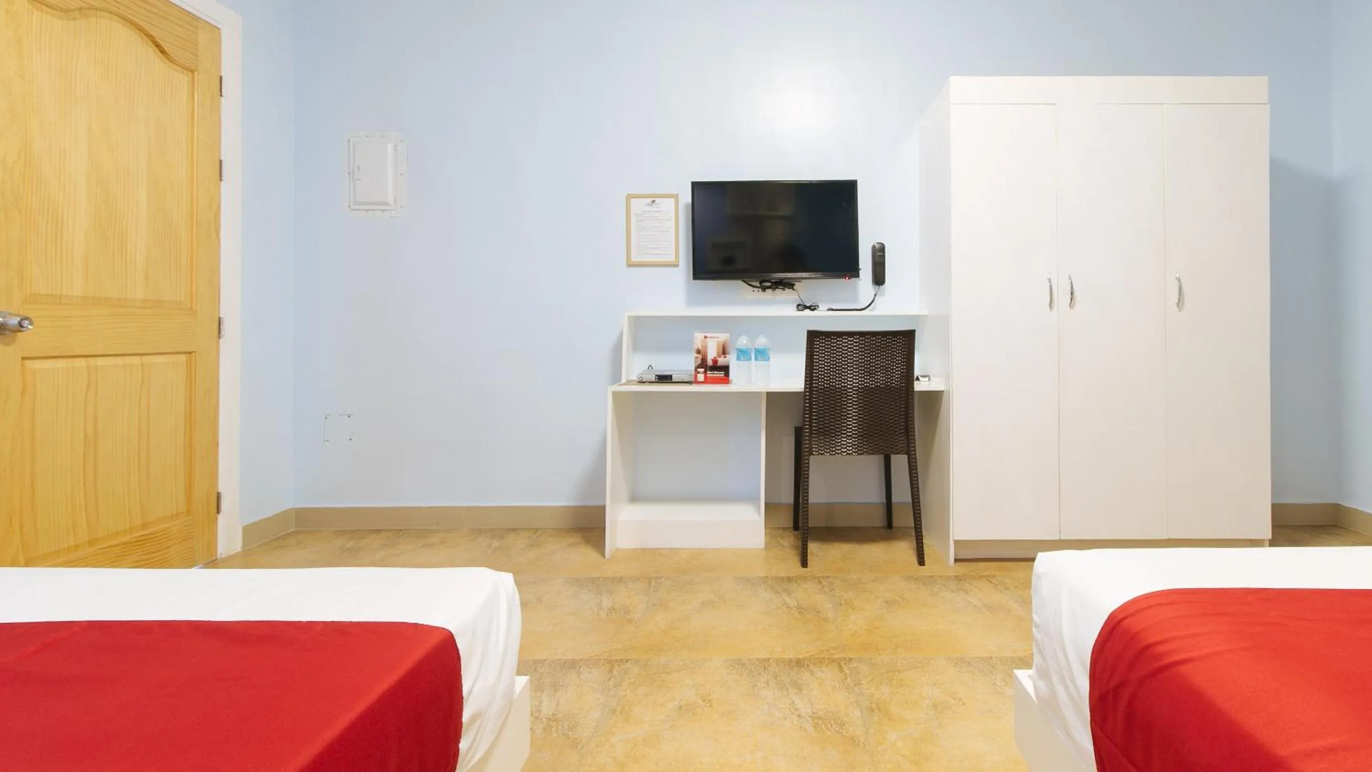 TV and multimedia, Bed in RedDoorz Plus near Lapasan Plaza Cagayan de Oro