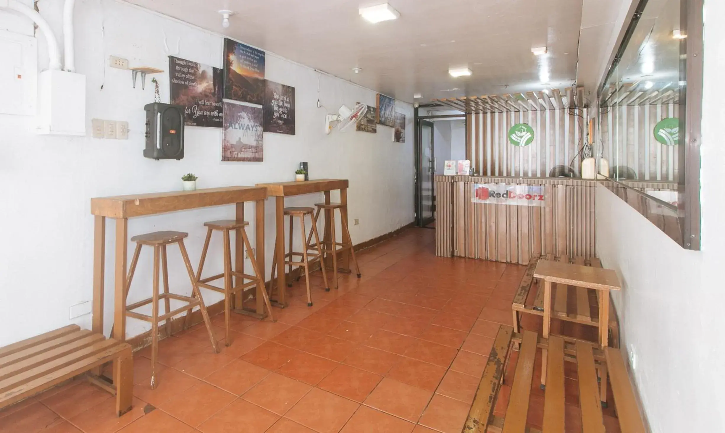 RedDoorz near OWWA Pasay RedDoorz near OWWA Pasay