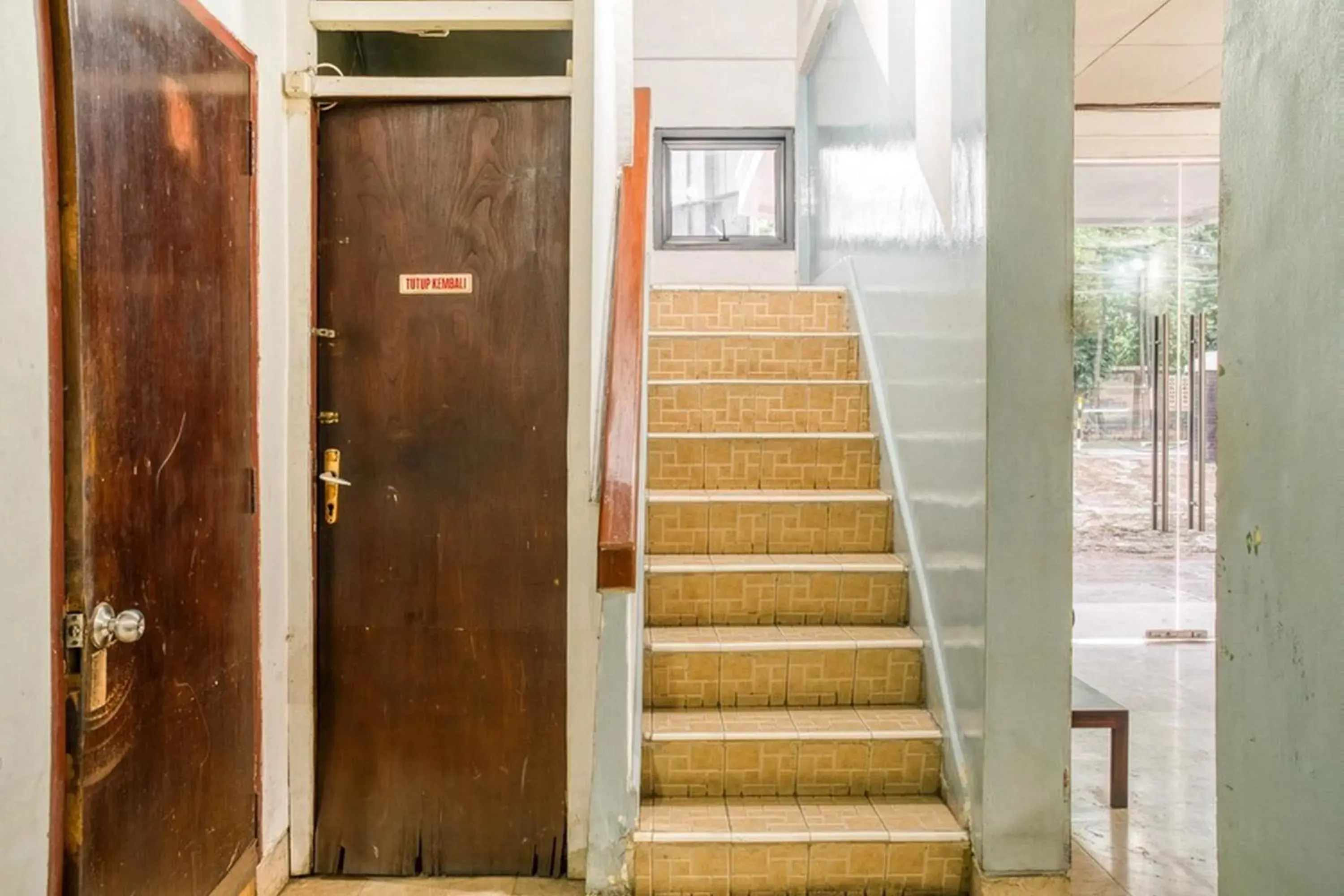 Facade/entrance in RedDoorz near Plaza Senayan Facade/entrance in RedDoorz near Plaza Senayan