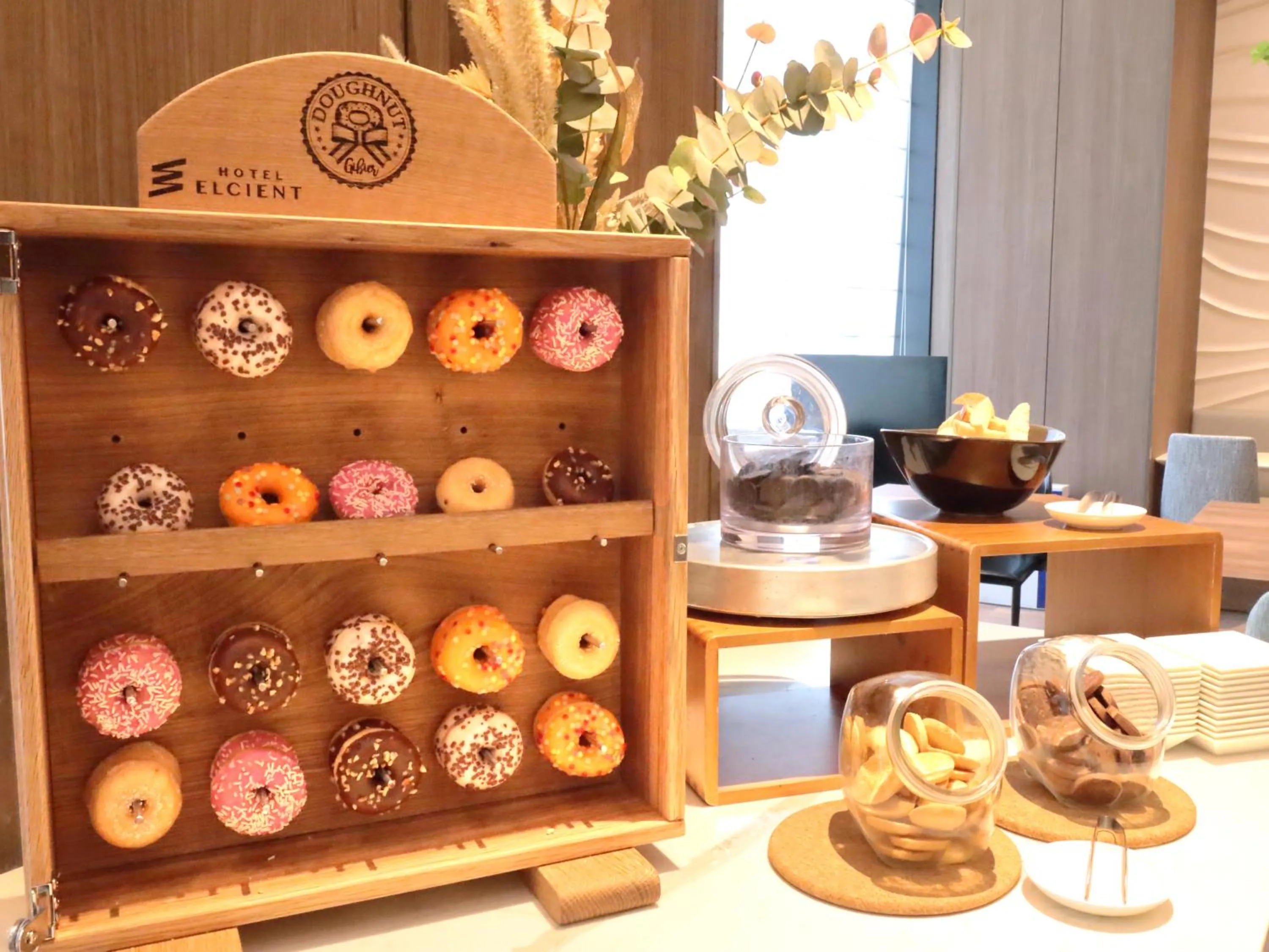 Lounge or bar in Hotel Elcient Osaka Umeda