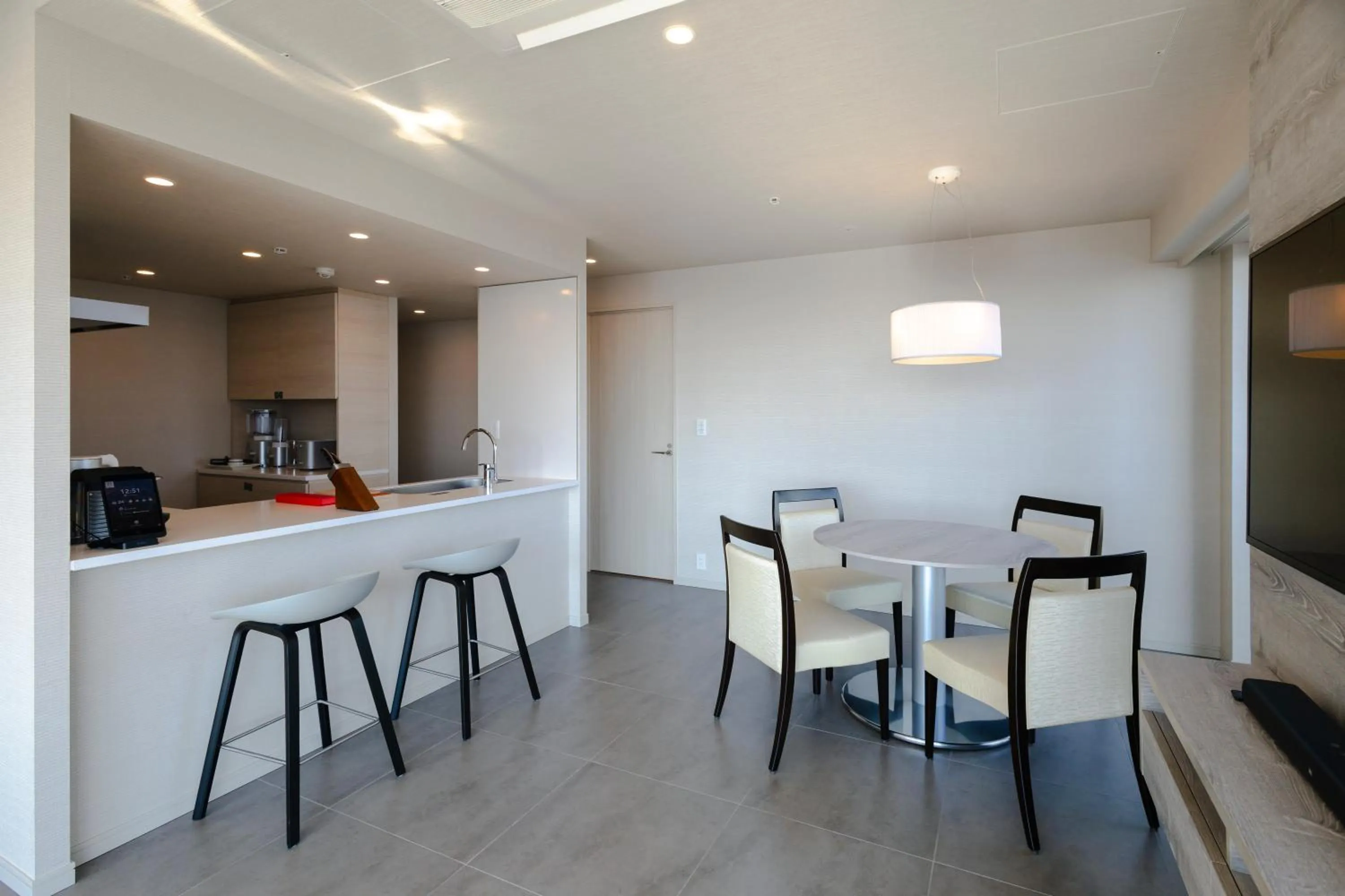 Property building in Oakwood Suites Yokohama