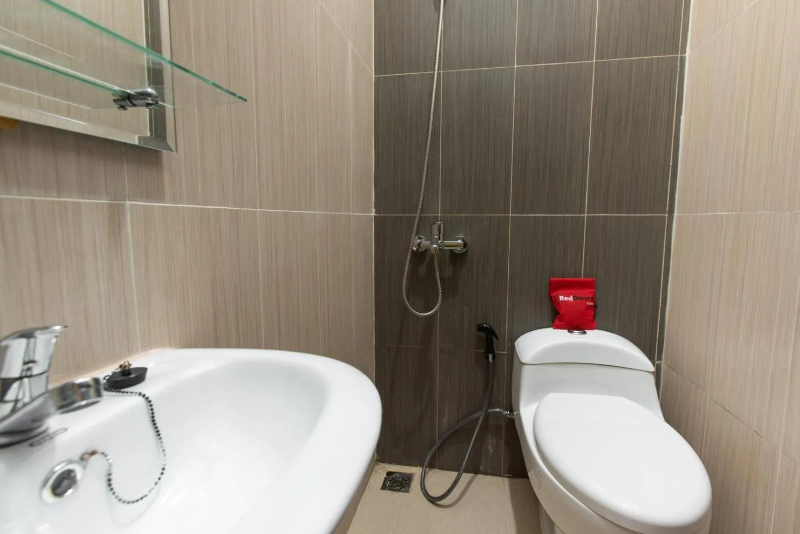 Bathroom in RedDoorz Plus near Trans Studio Cibubur 2