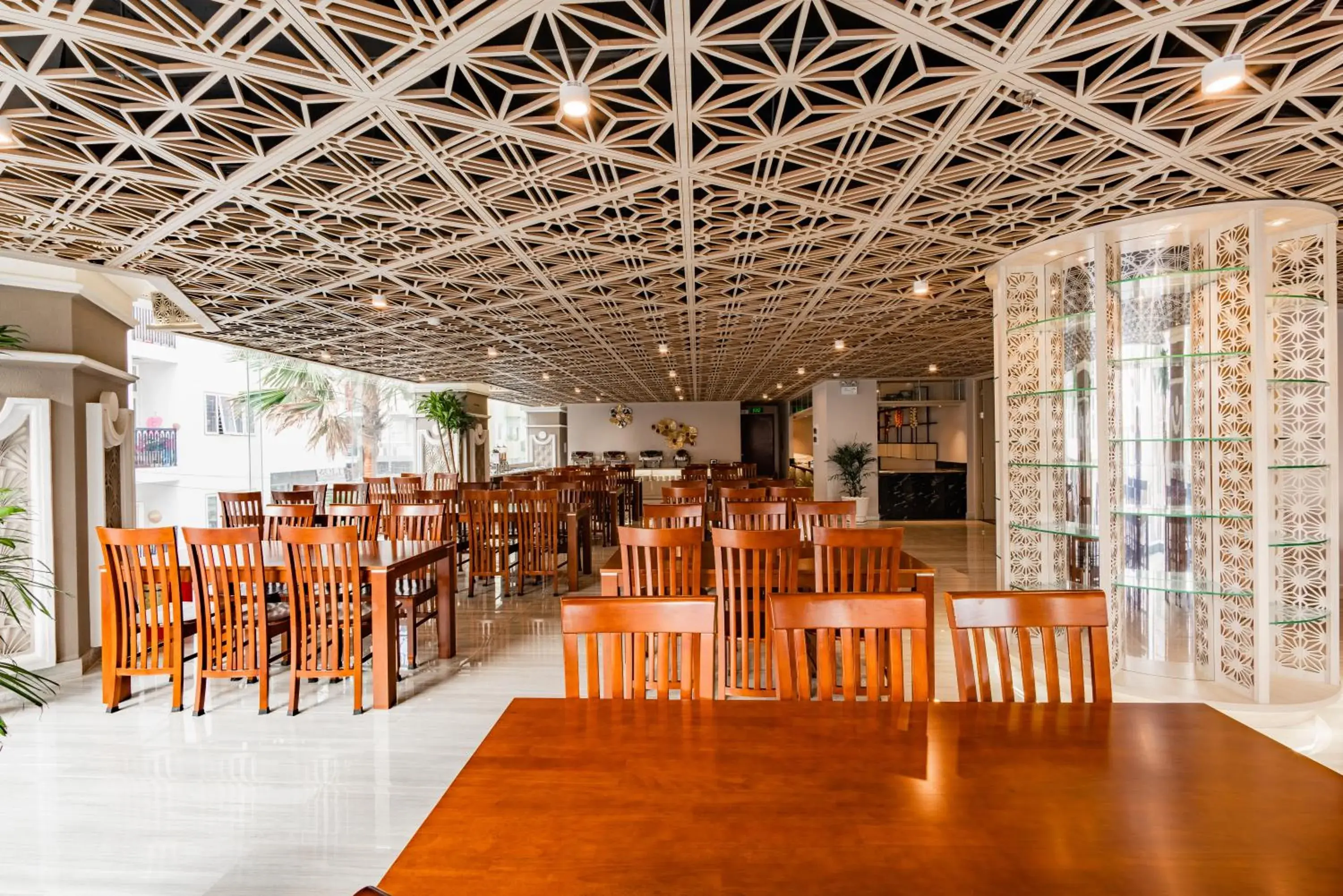 Restaurant/places to eat in HOLIDAY 2 HOTEL Restaurant/places to eat in HOLIDAY 2 HOTEL