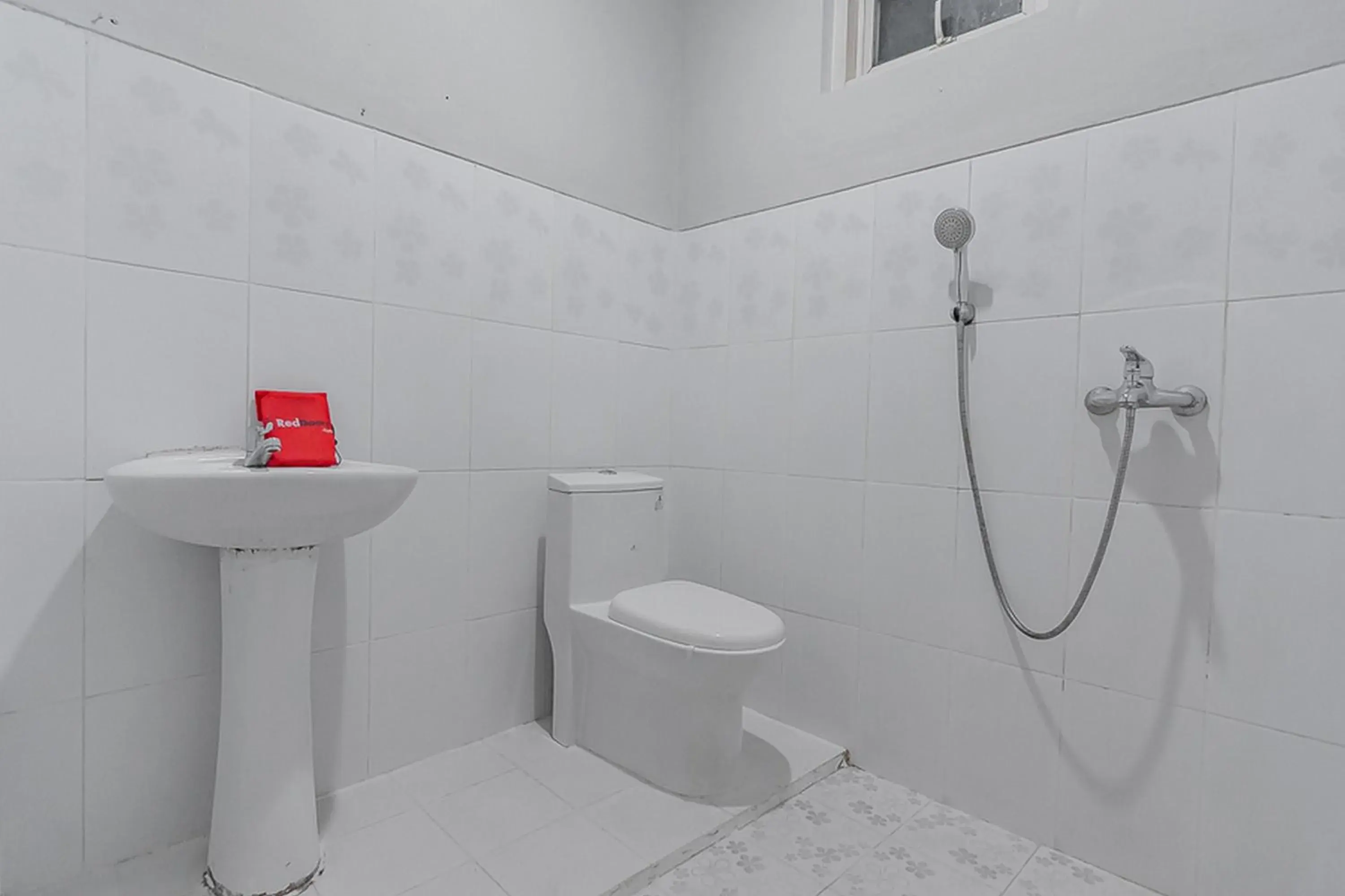 RedDoorz Plus at Bukit Cinta Street Balikpapan RedDoorz Plus at Bukit Cinta Street Balikpapan