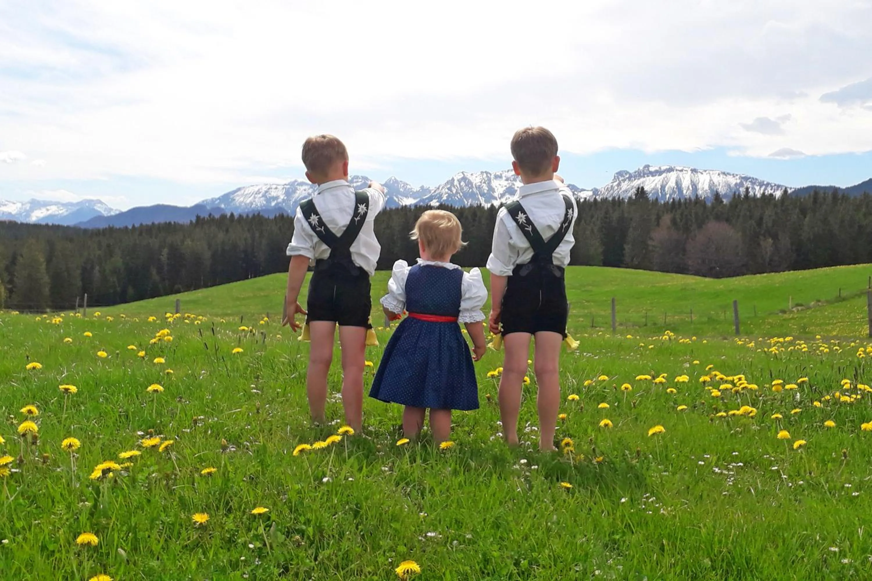 children in Veiter-Hof