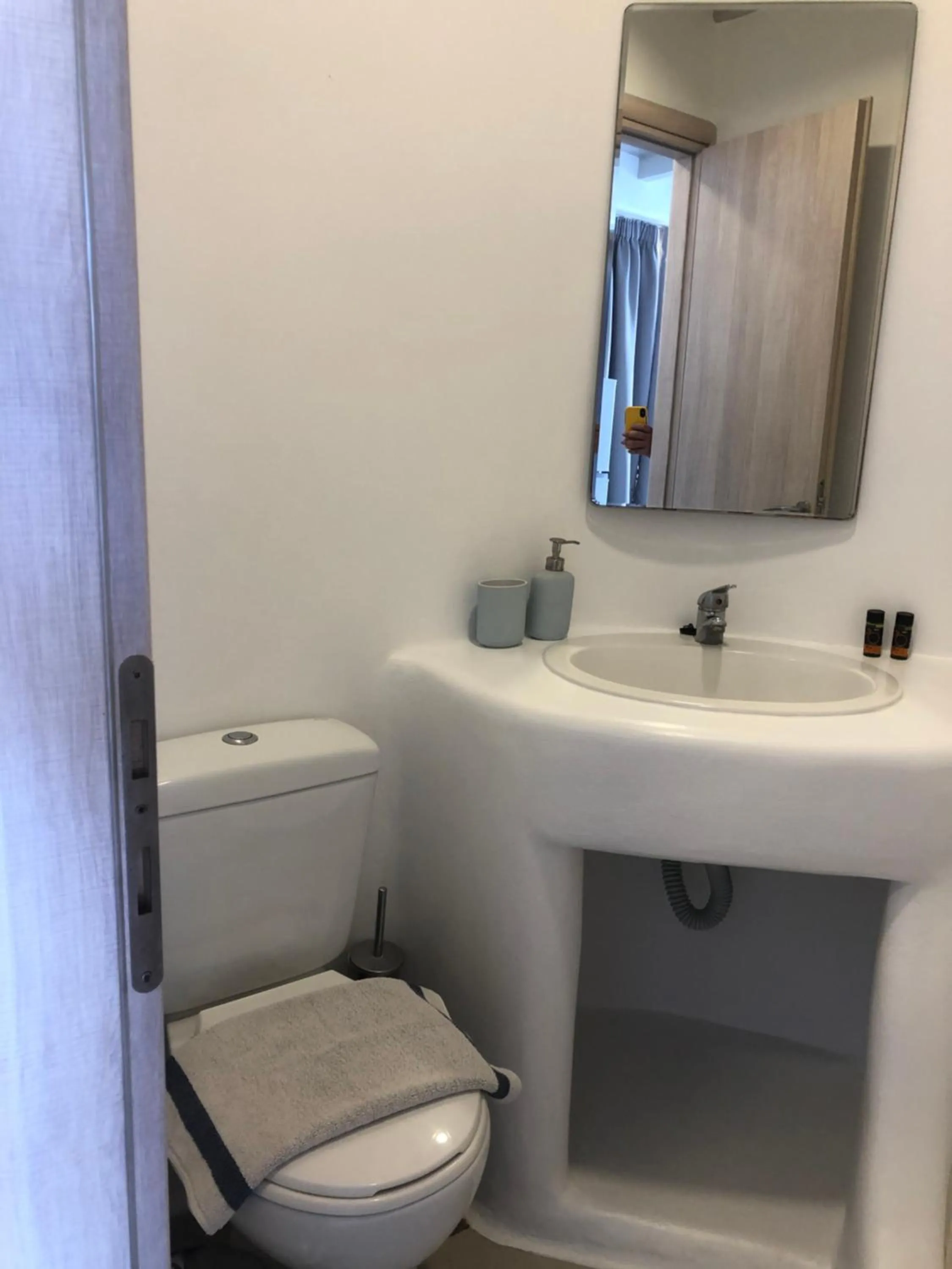 Bathroom in Overview Mykonos Apartments