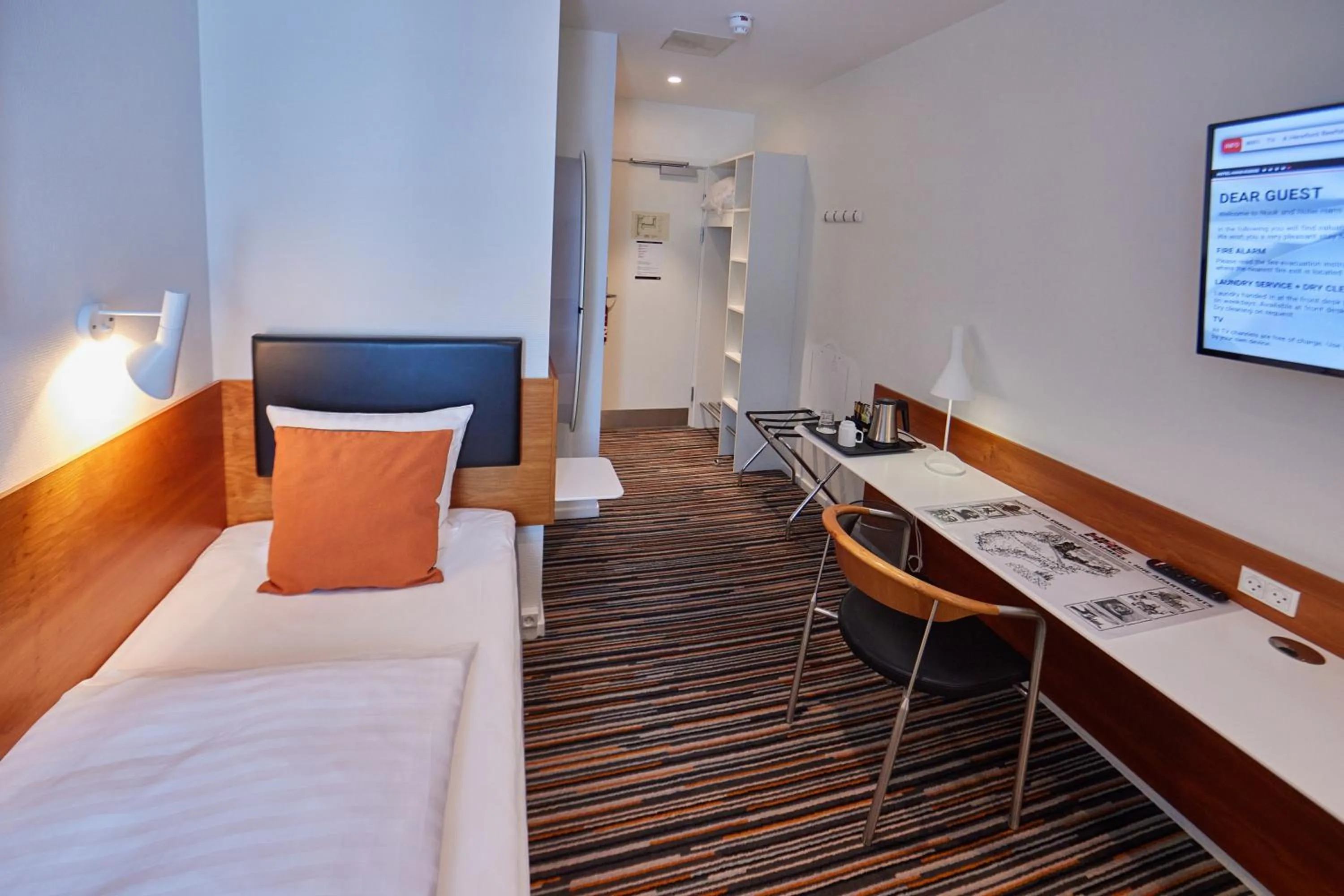 Bedroom, Bed in Hotel Hans Egede