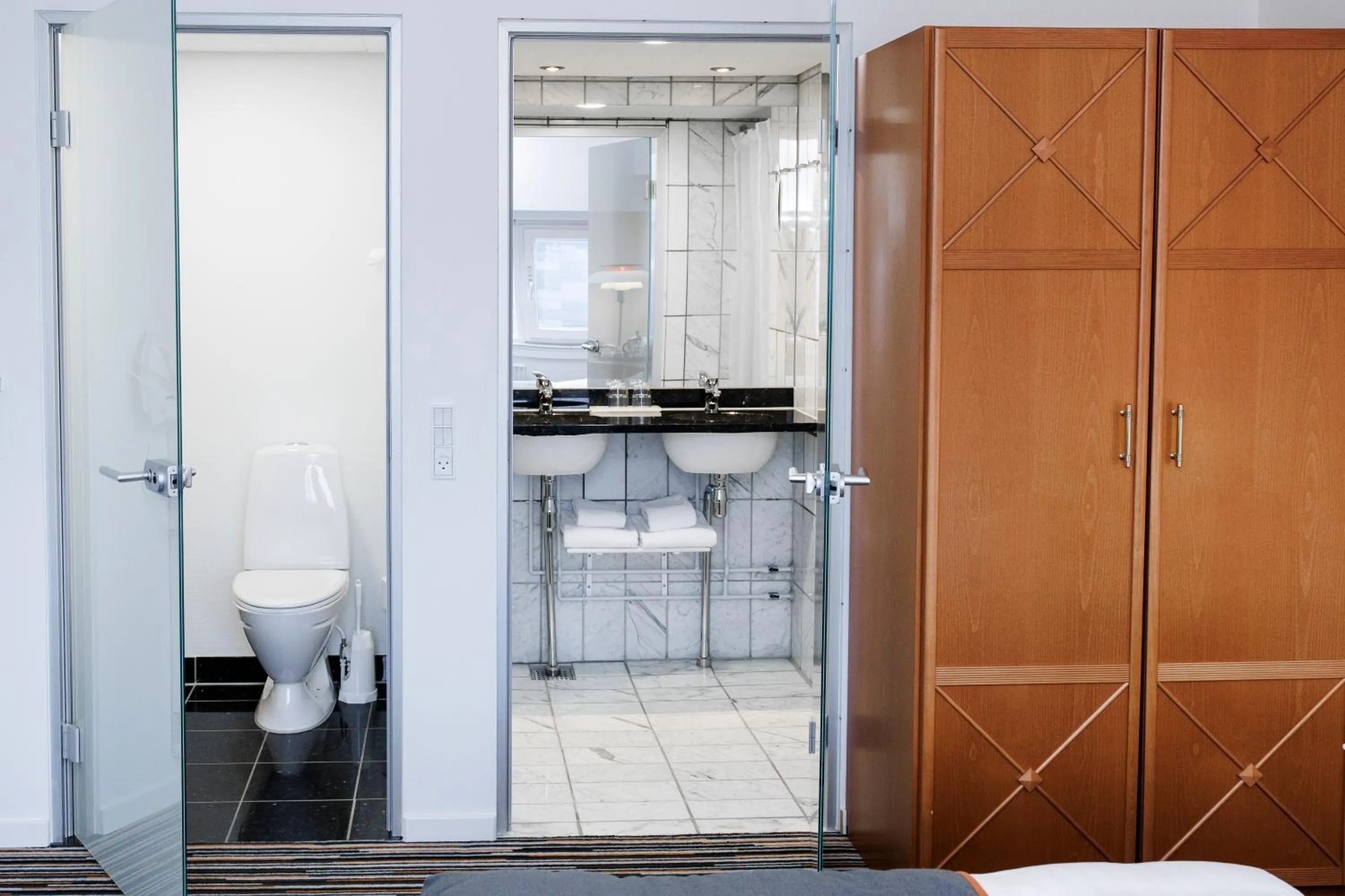 Bathroom in Hotel Hans Egede