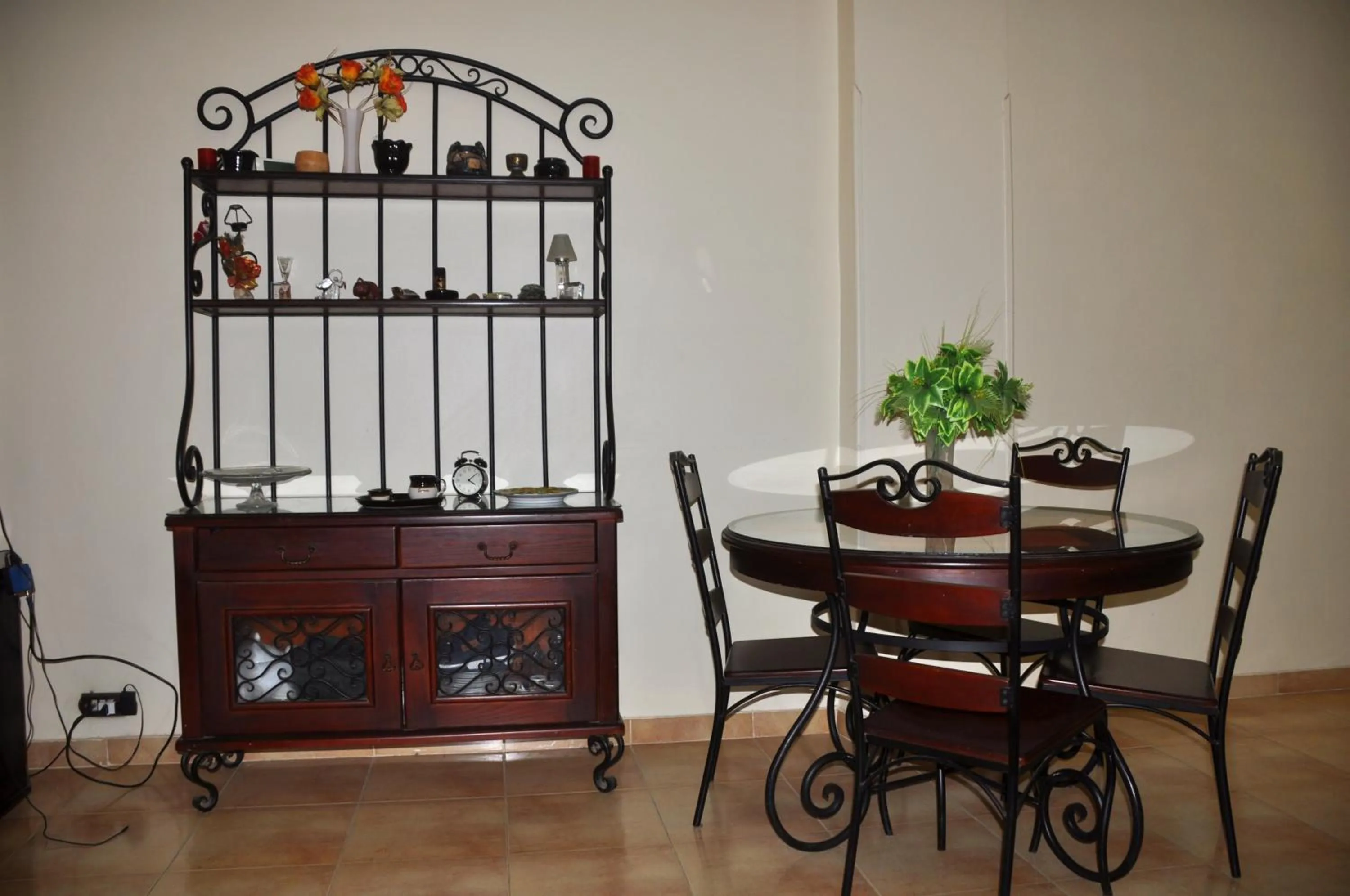 Dining area in Karnak Flats