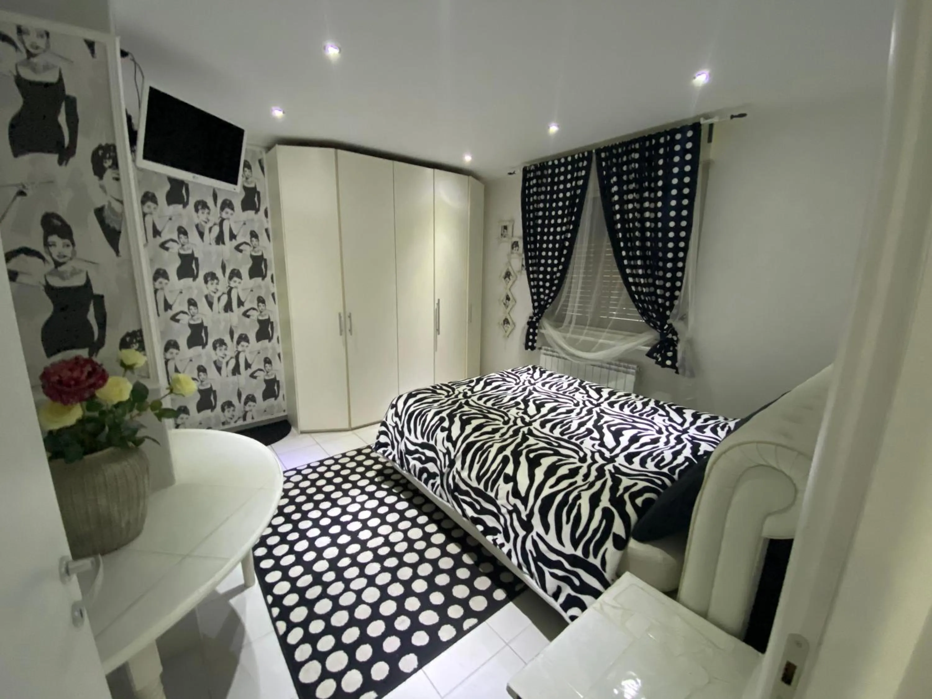 Photo of the whole room, Bed in B & Baichin