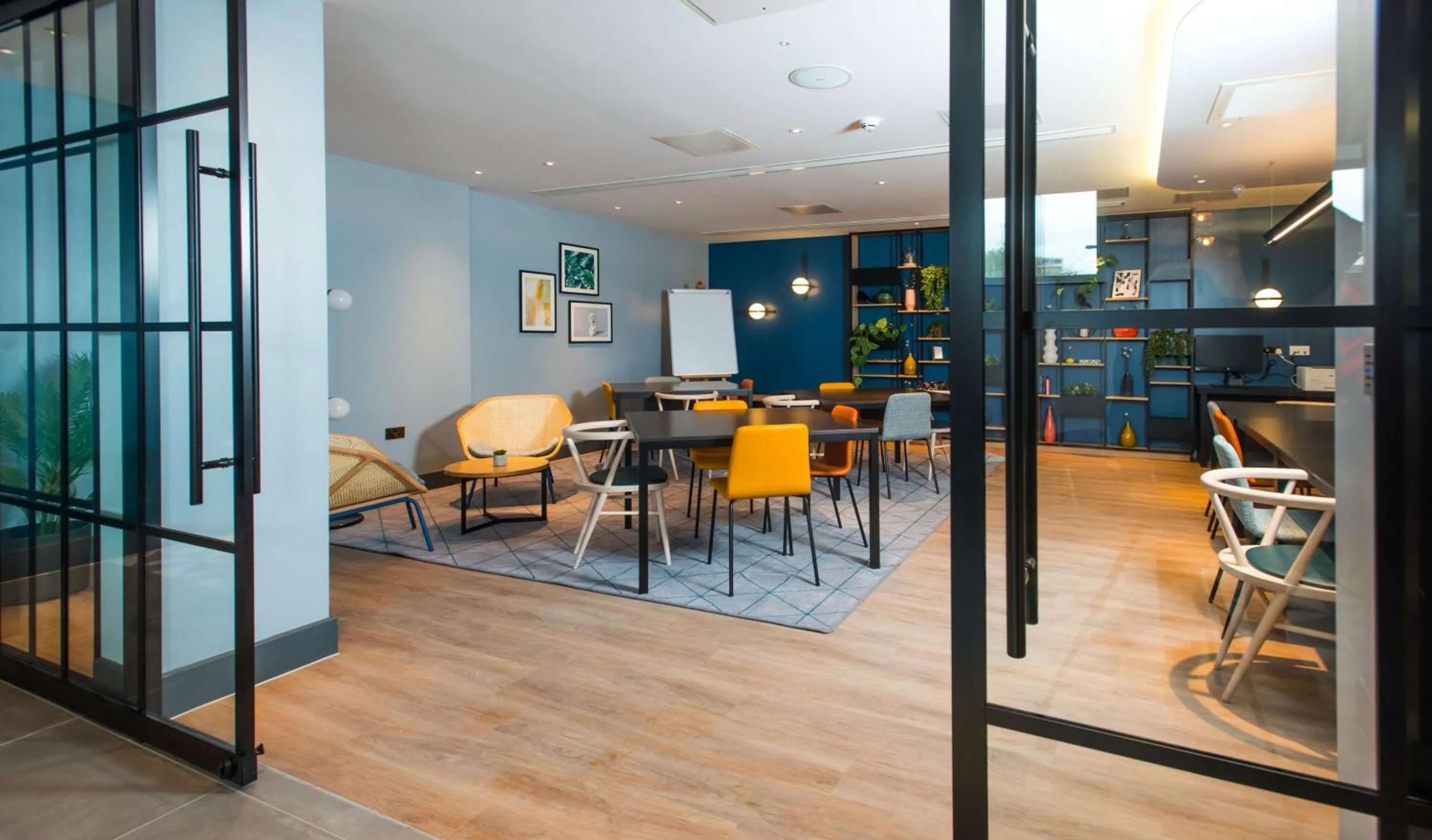 Meeting/conference room in Hampton by Hilton London Park Royal