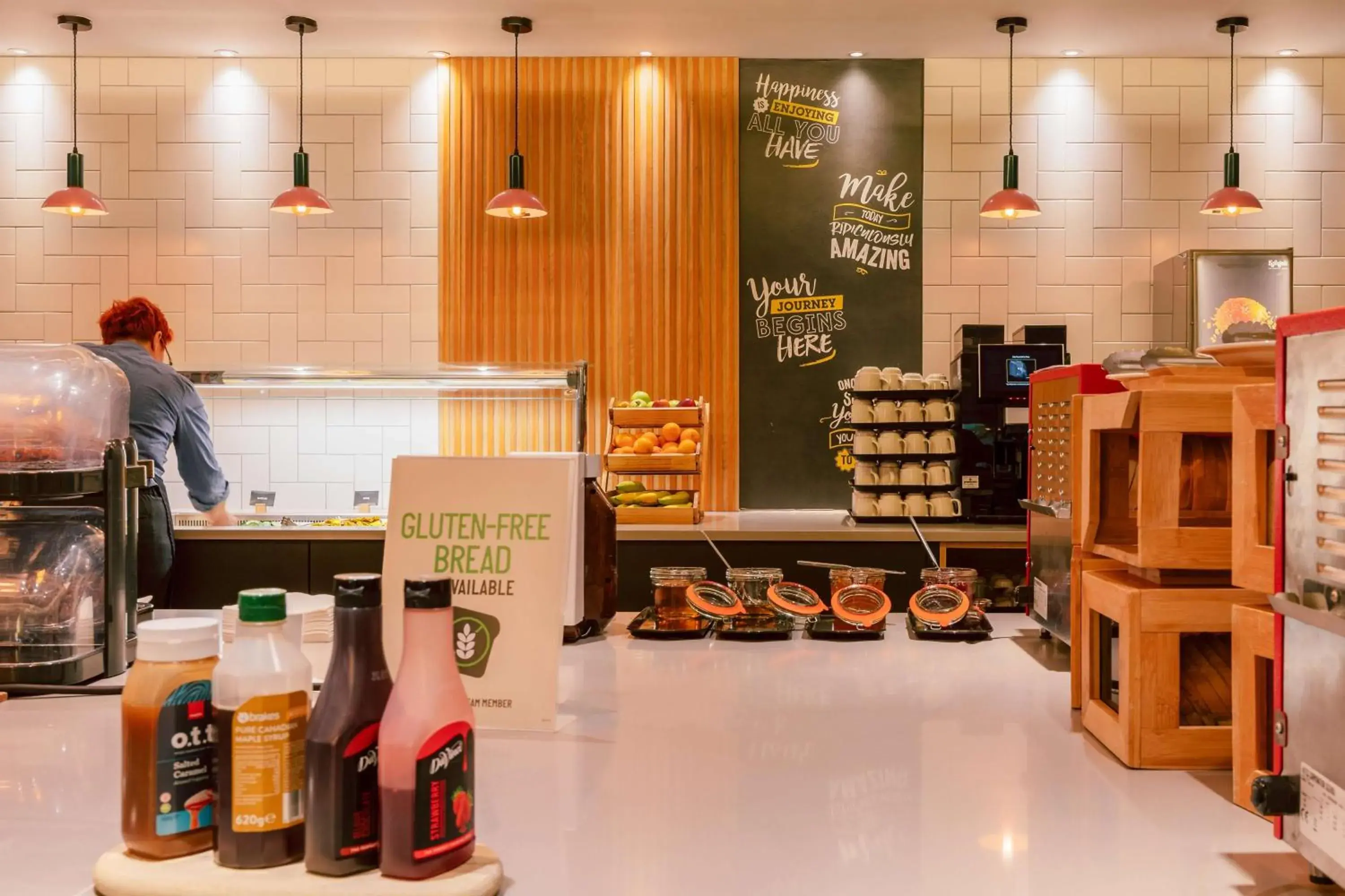 Breakfast in Hampton by Hilton London Park Royal Breakfast in Hampton by Hilton London Park Royal