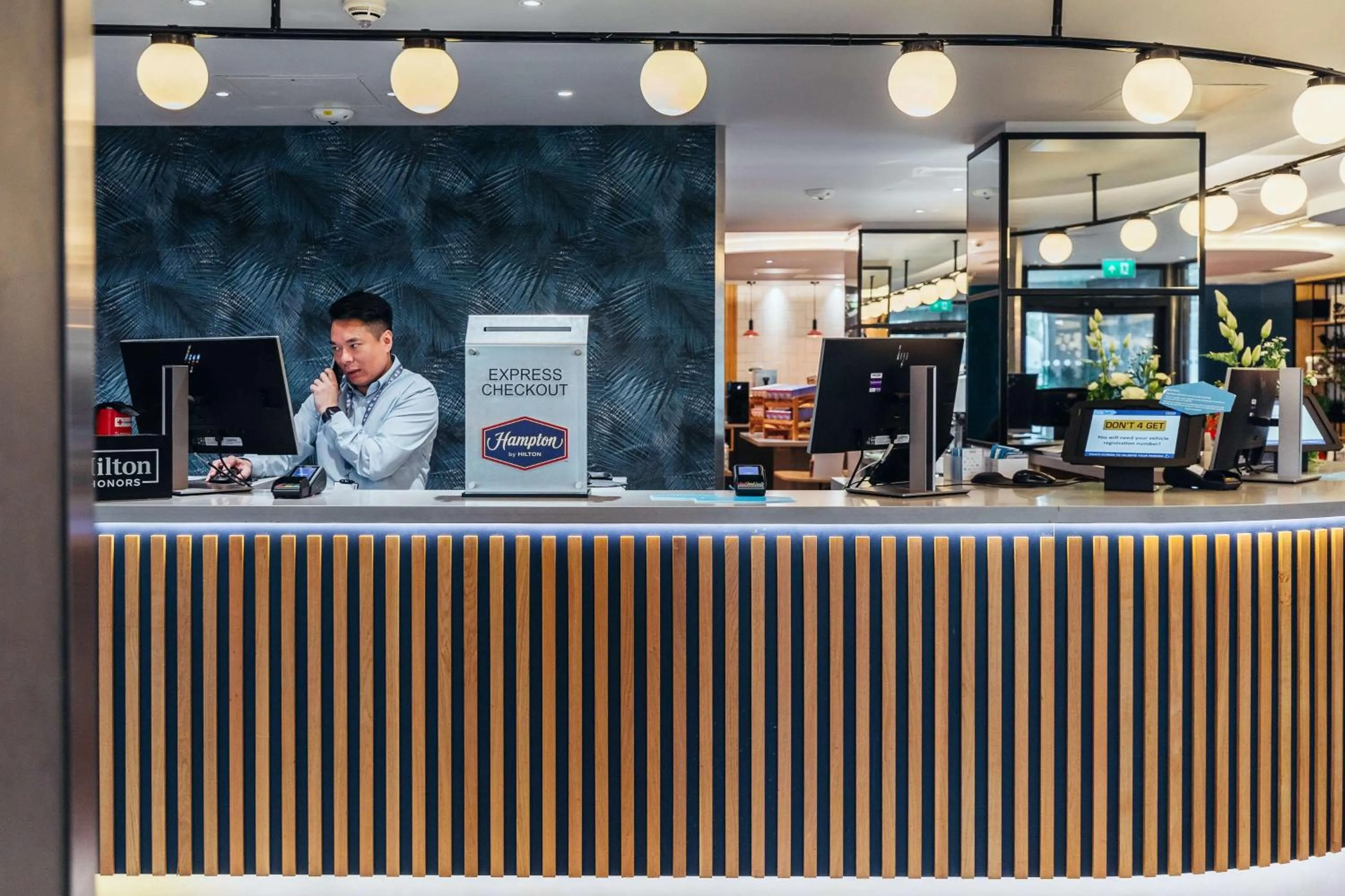 Lobby or reception in Hampton by Hilton London Park Royal