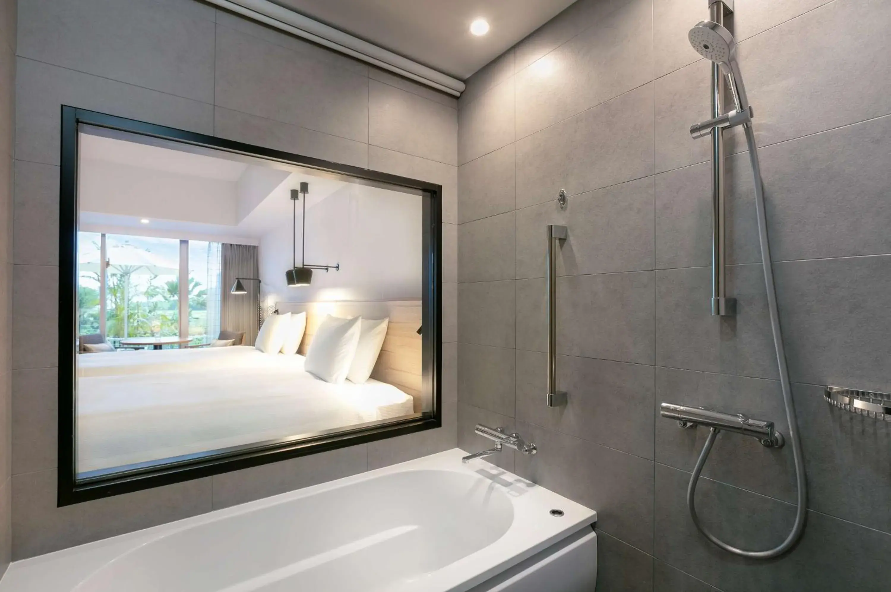 Bathroom, Bed in Hilton Okinawa Sesoko Resort Bathroom, Bed in Hilton Okinawa Sesoko Resort