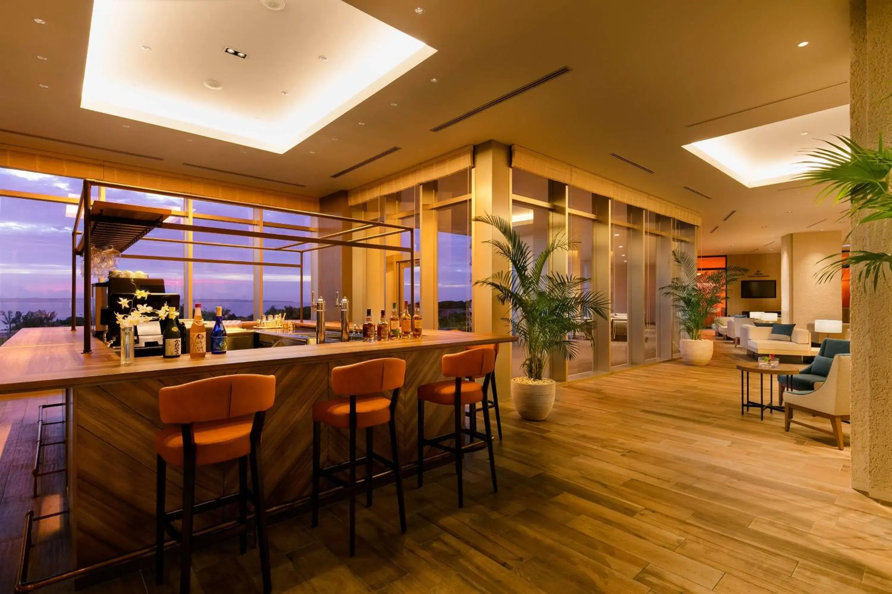 Lounge or bar in Hilton Okinawa Sesoko Resort Lounge or bar in Hilton Okinawa Sesoko Resort