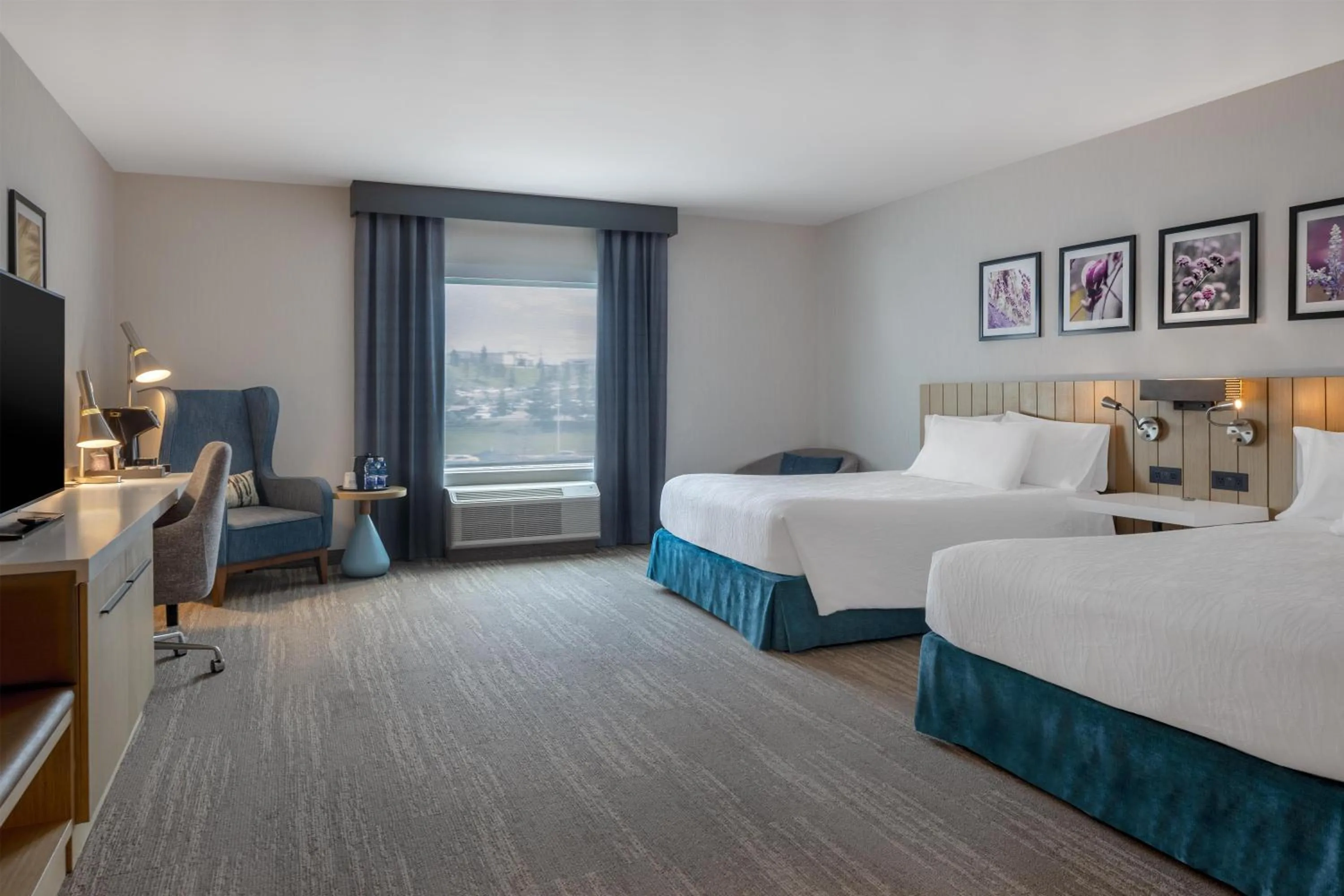 Bed in Hilton Garden Inn Sudbury, Ontario, Canada