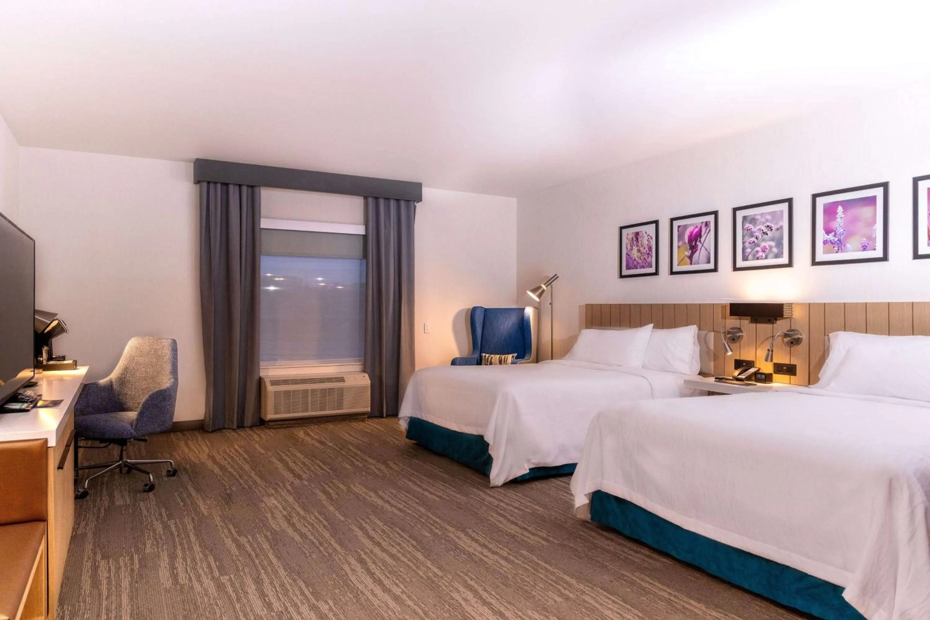 Bed in Hilton Garden Inn Sudbury, Ontario, Canada