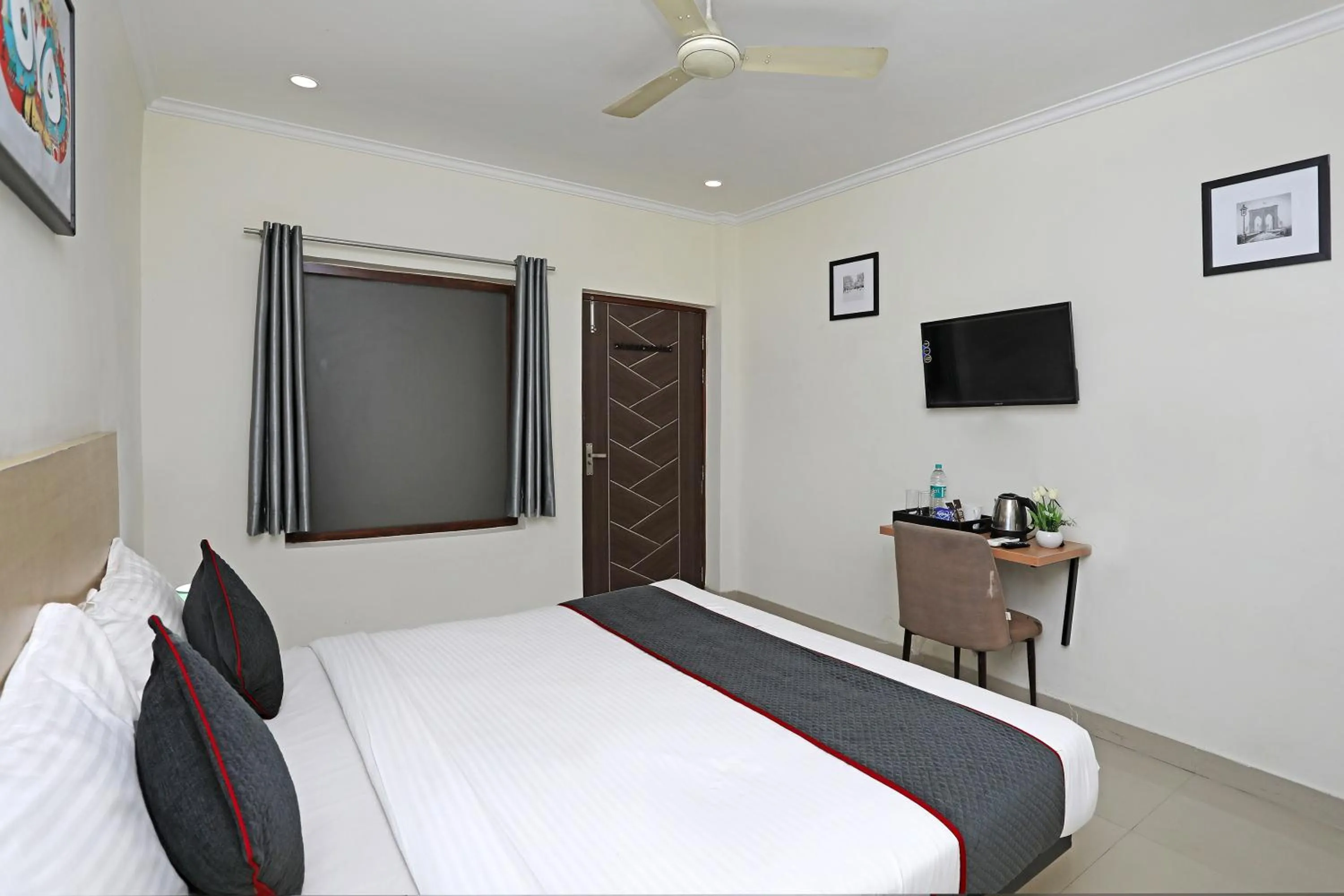 Bedroom, Bed in Super Townhouse Diamond View