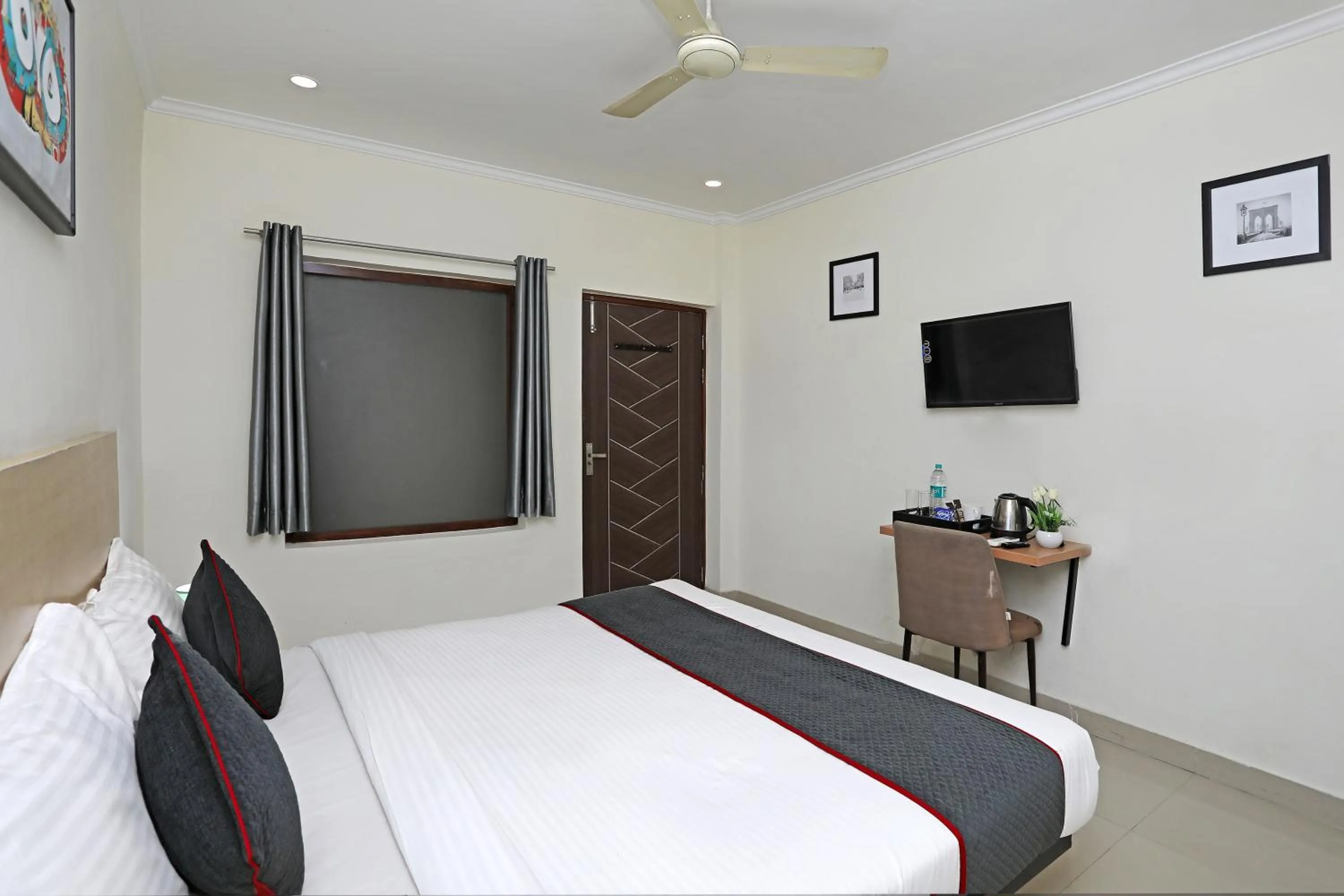 Bedroom, Bed in Super Townhouse Diamond View