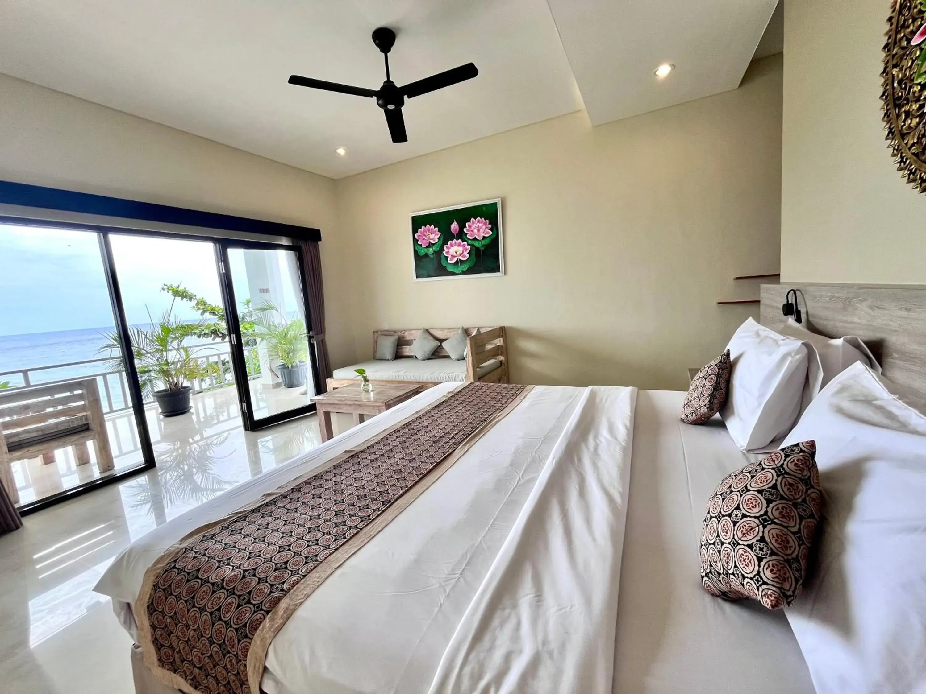 Executive Suite in Mejore Beach Hotel Executive Suite in Mejore Beach Hotel