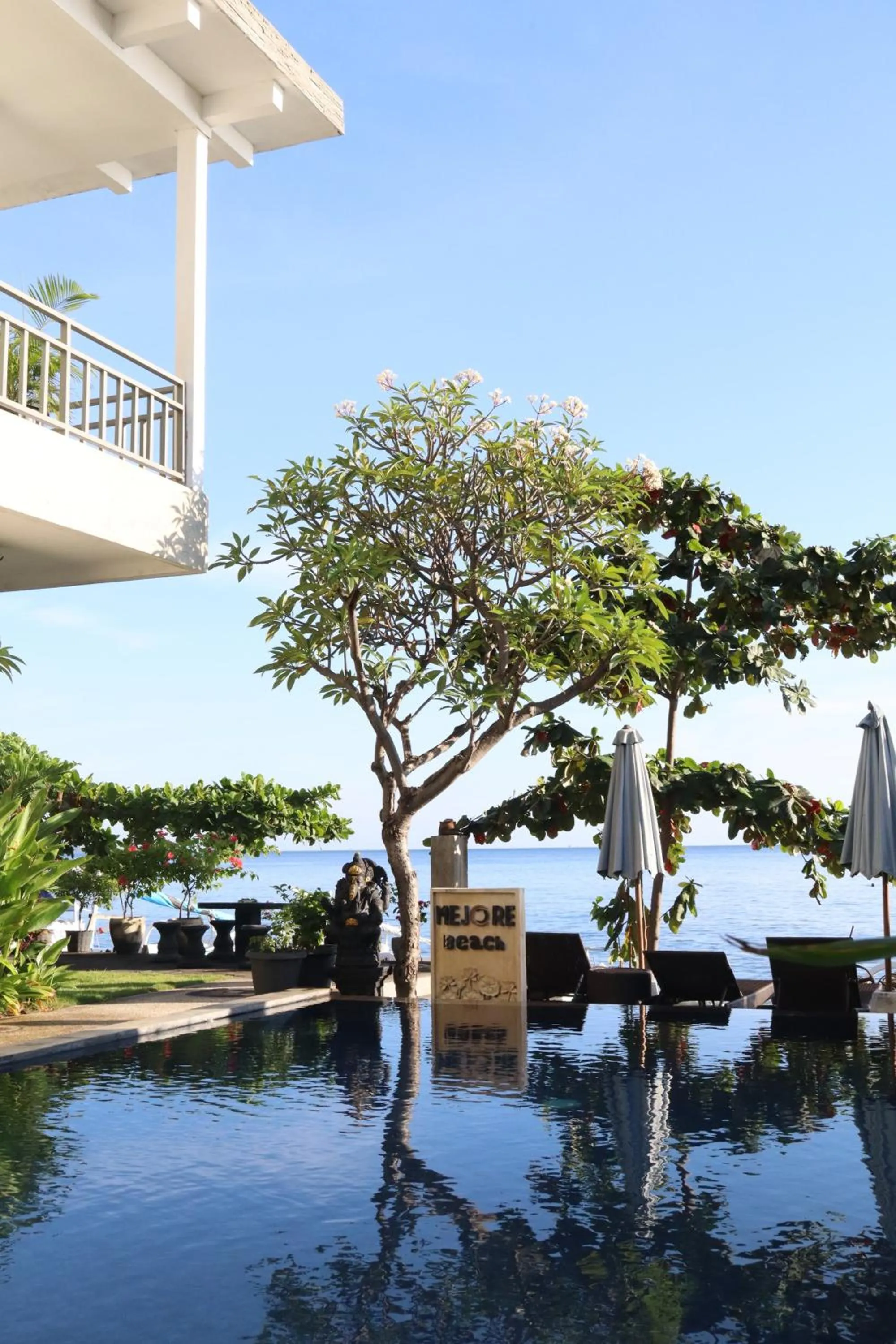 Pool view in Mejore Beach Hotel