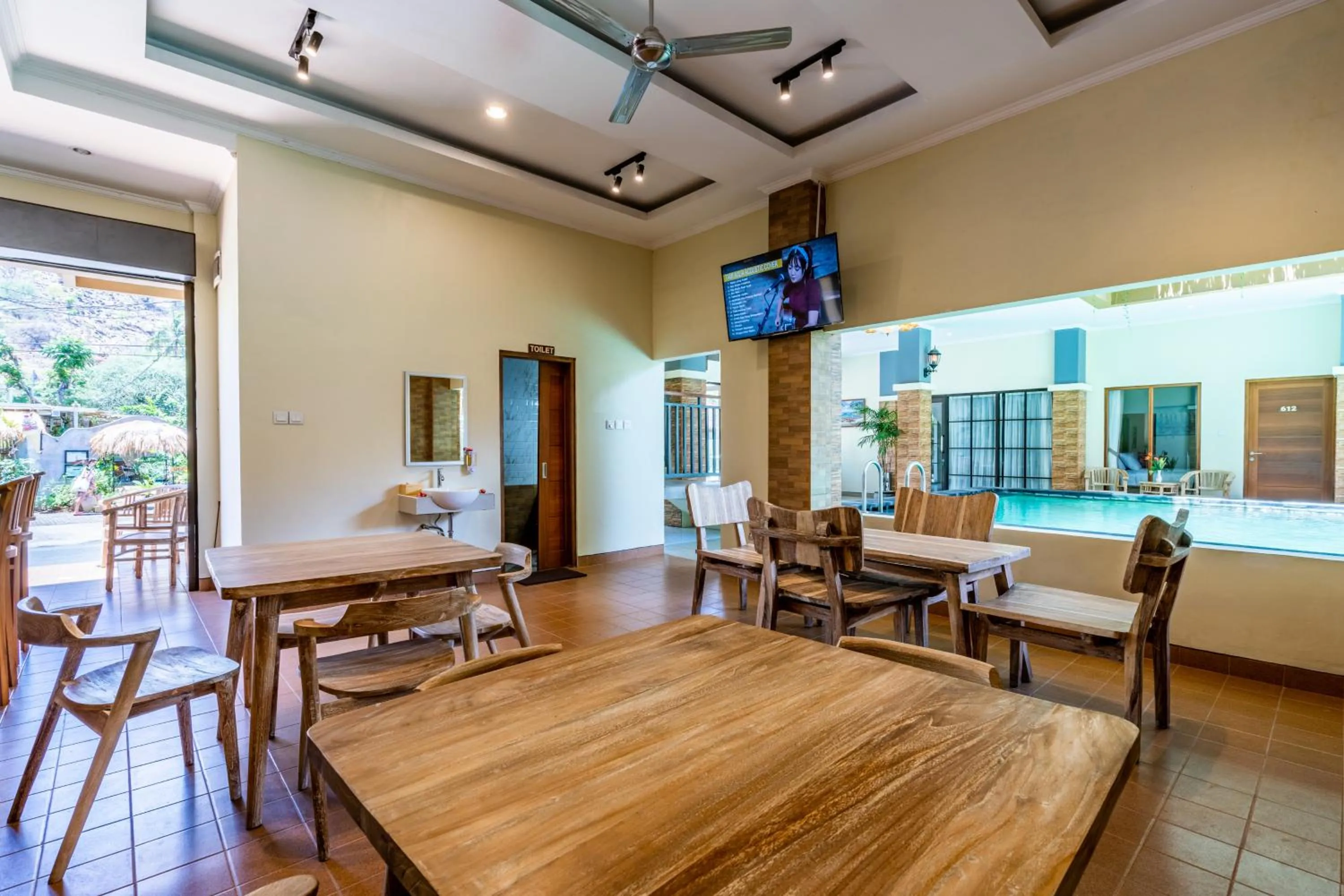 Restaurant/places to eat in Mejore Beach Hotel